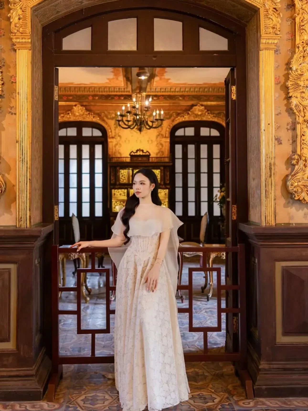 SOVINTAGE HOUSE V358 OLIANA Đầm ren tay dài & V341 CELINA Đầm ren kèm khoác 6