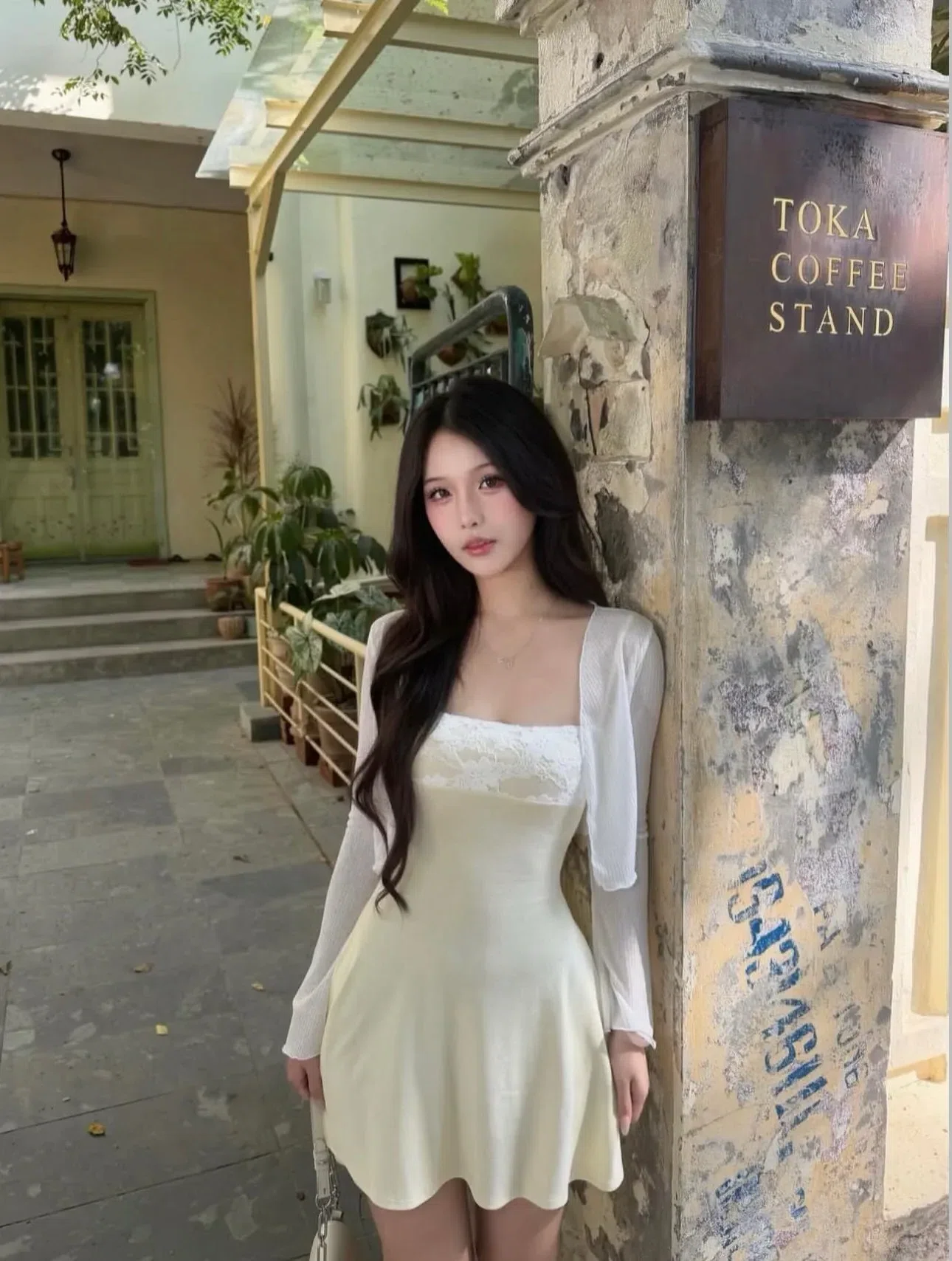 Đồ hè năm nay xinh lắm ạ💐🌷
__________________________
𝐌𝐚̂̃𝐮 𝐭𝐡𝐮𝐞̂: 𝟑𝟓 4