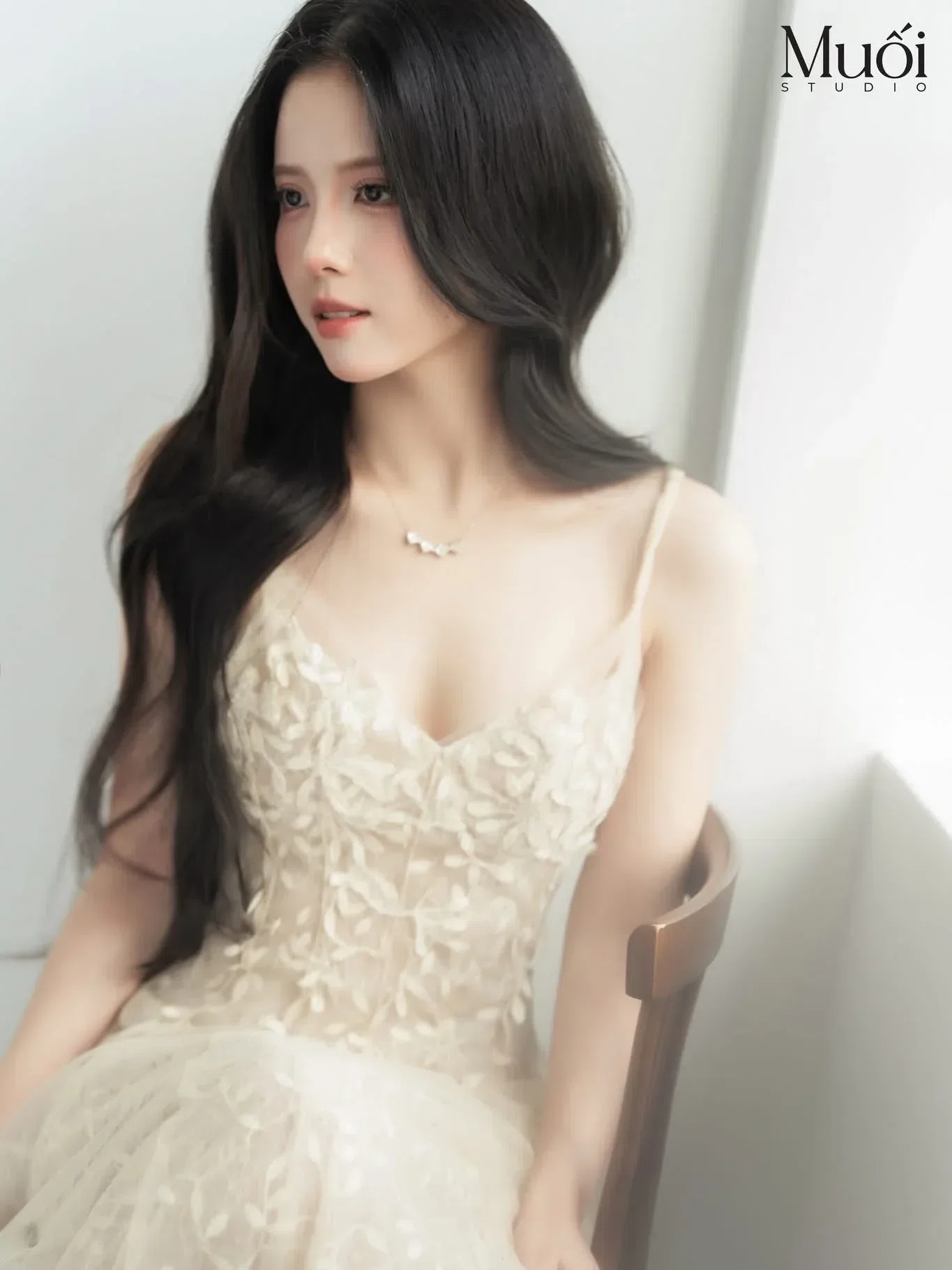 Beige Lace Dress - size M 4