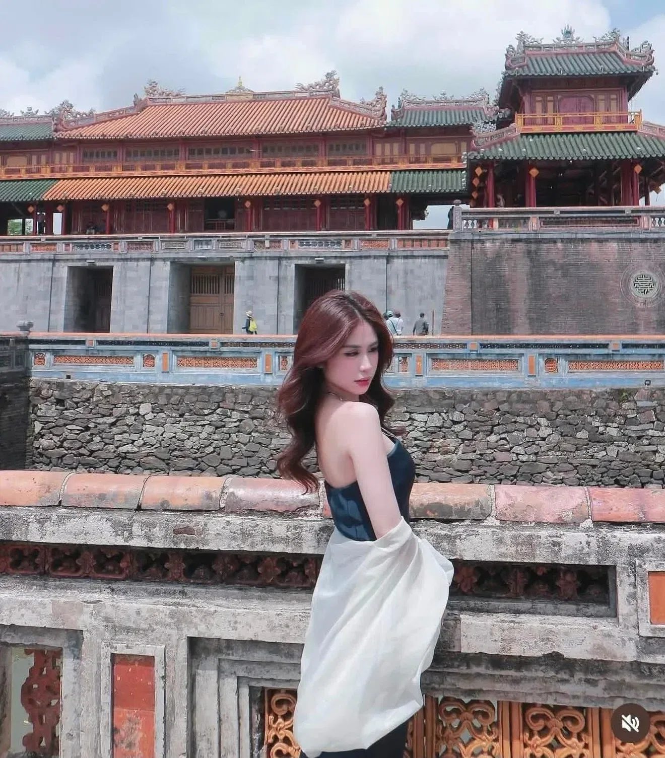 Đồ hè năm nay xinh lắm ạ💐🌷
__________________________
𝐌𝐚̂̃𝐮 𝐭𝐡𝐮𝐞̂: 𝟑𝟓 4