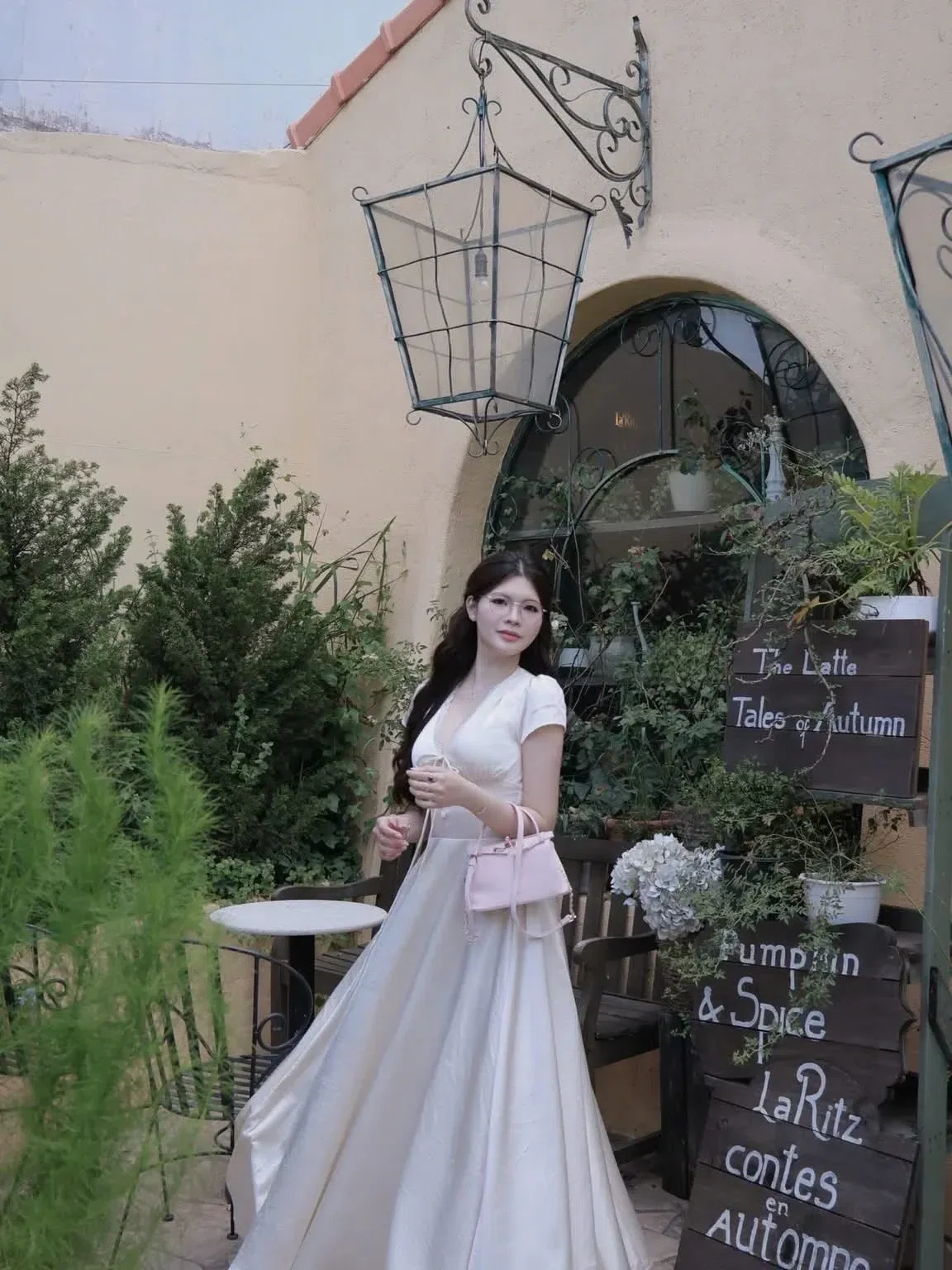 Đồ hè năm nay xinh lắm ạ💐🌷
__________________________
𝐌𝐚̂̃𝐮 𝐭𝐡𝐮𝐞̂: 𝟑𝟓 1