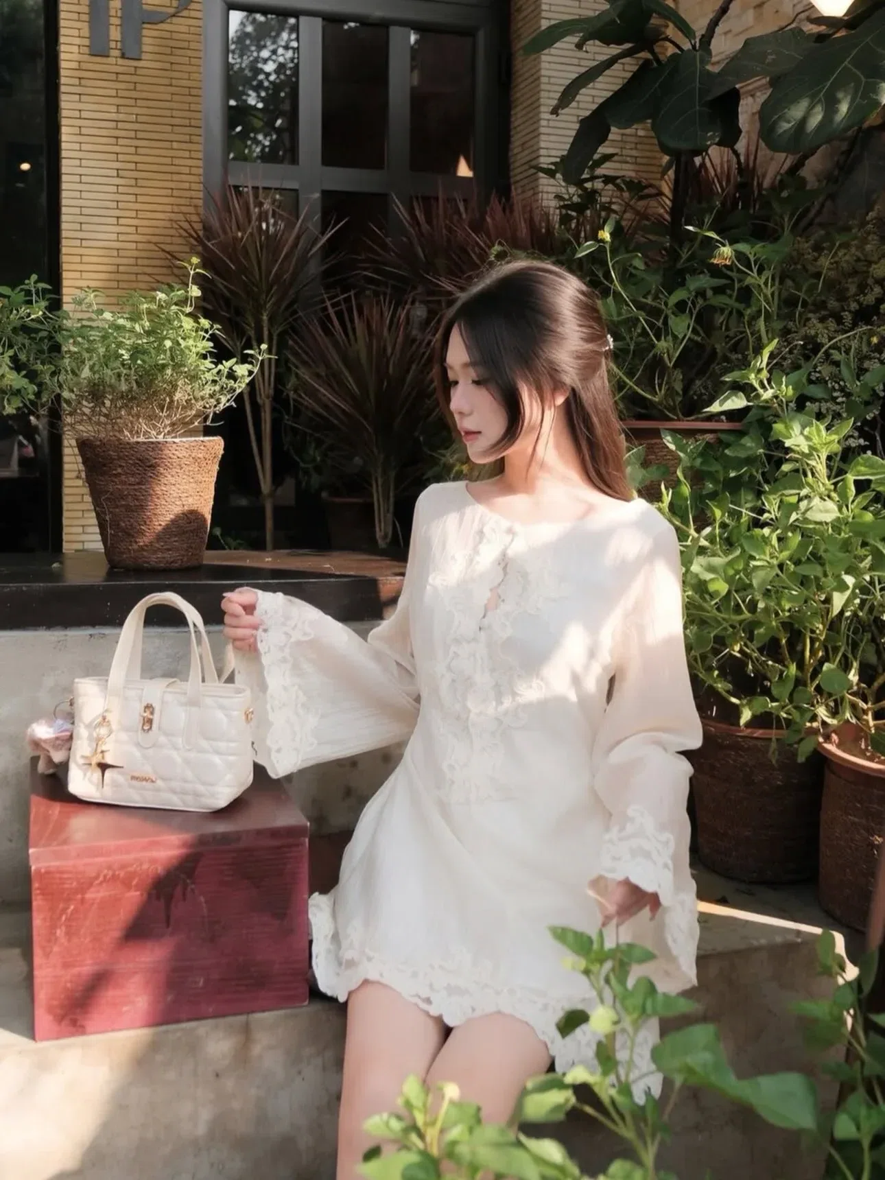 V655 Đầm ren tay dài siu 7