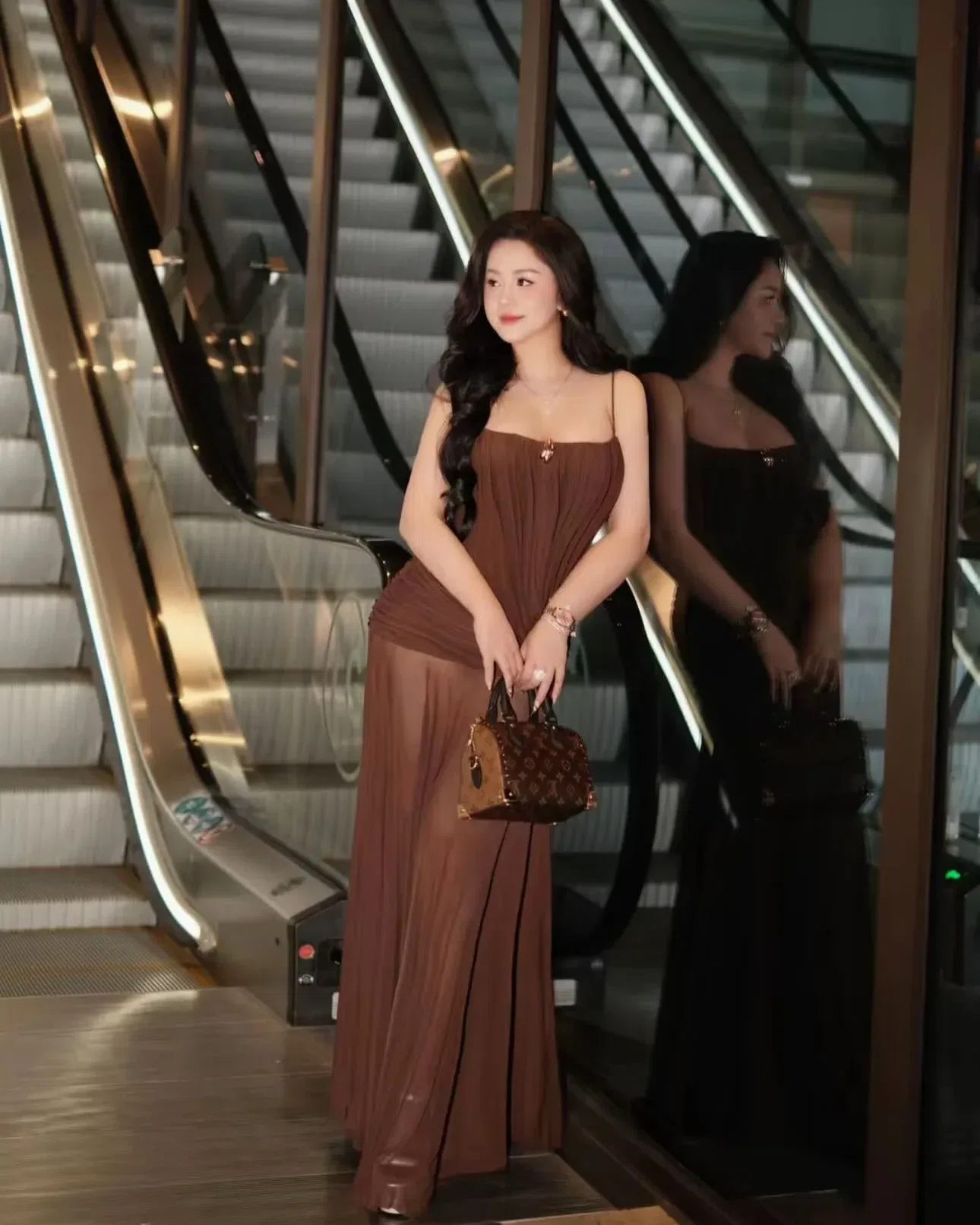 Đầm thun cổ đổ hai dây 4