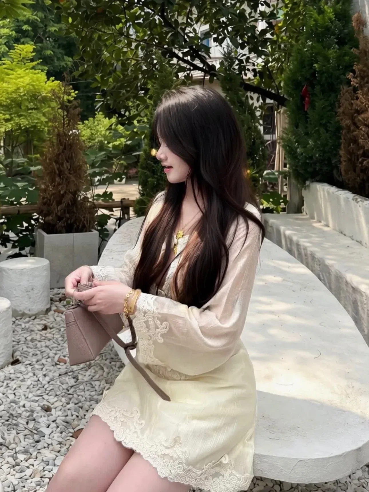 V655 Đầm ren tay dài 4