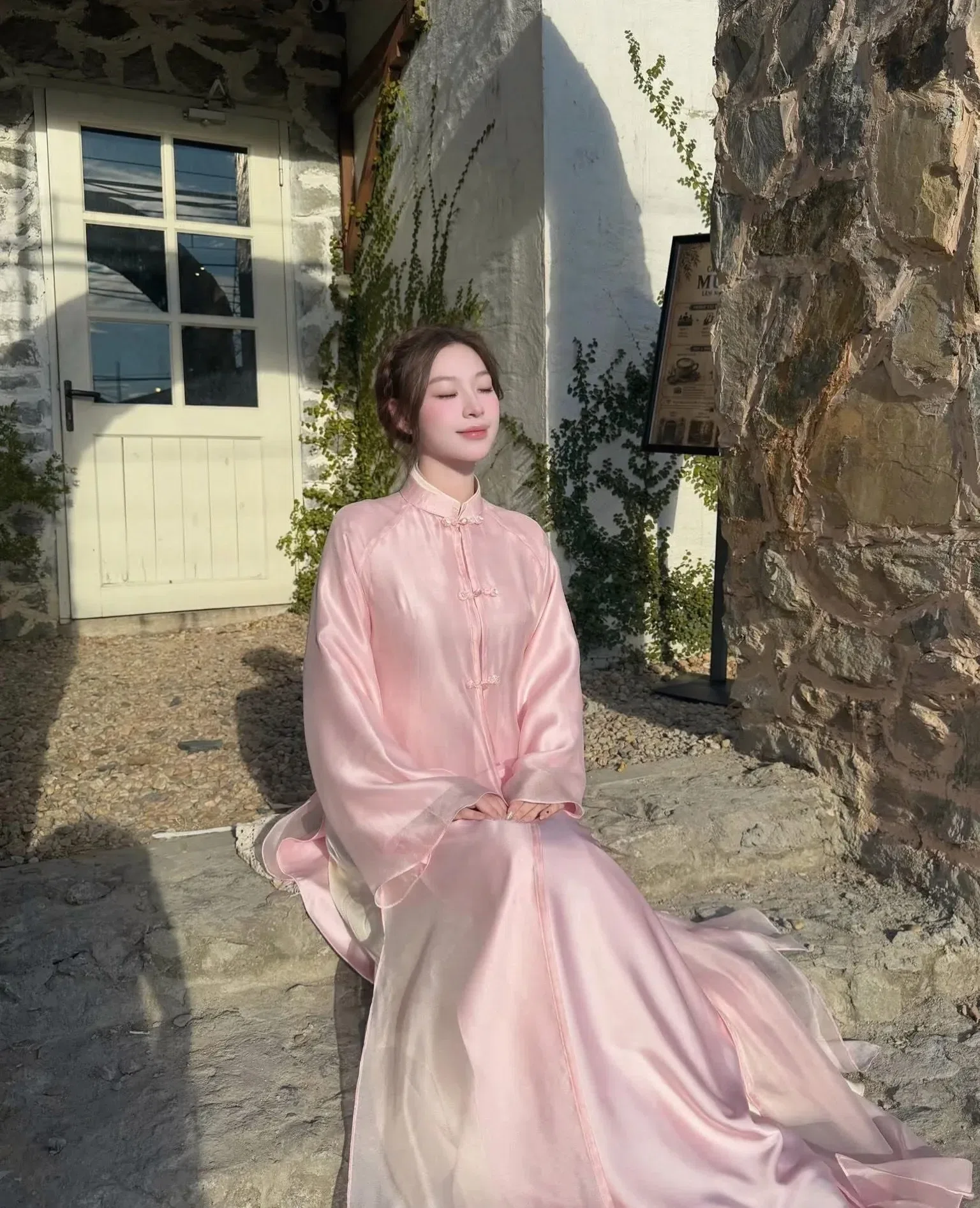 Cho thuê áo dài Mita Boutique 2