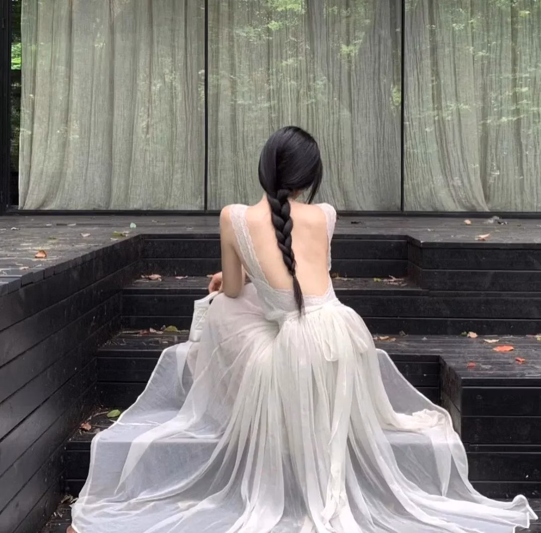 VÁY REN TRẮNG HỞ LƯNG 3