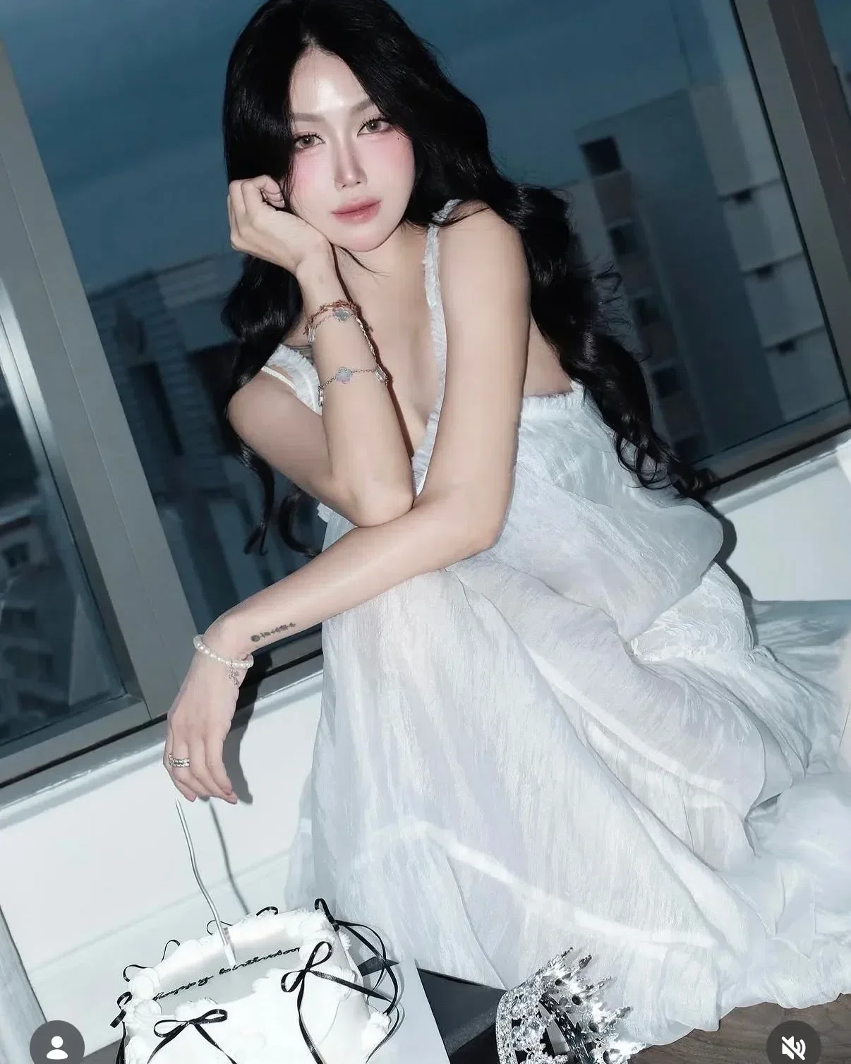 Lily Dress - size L 6