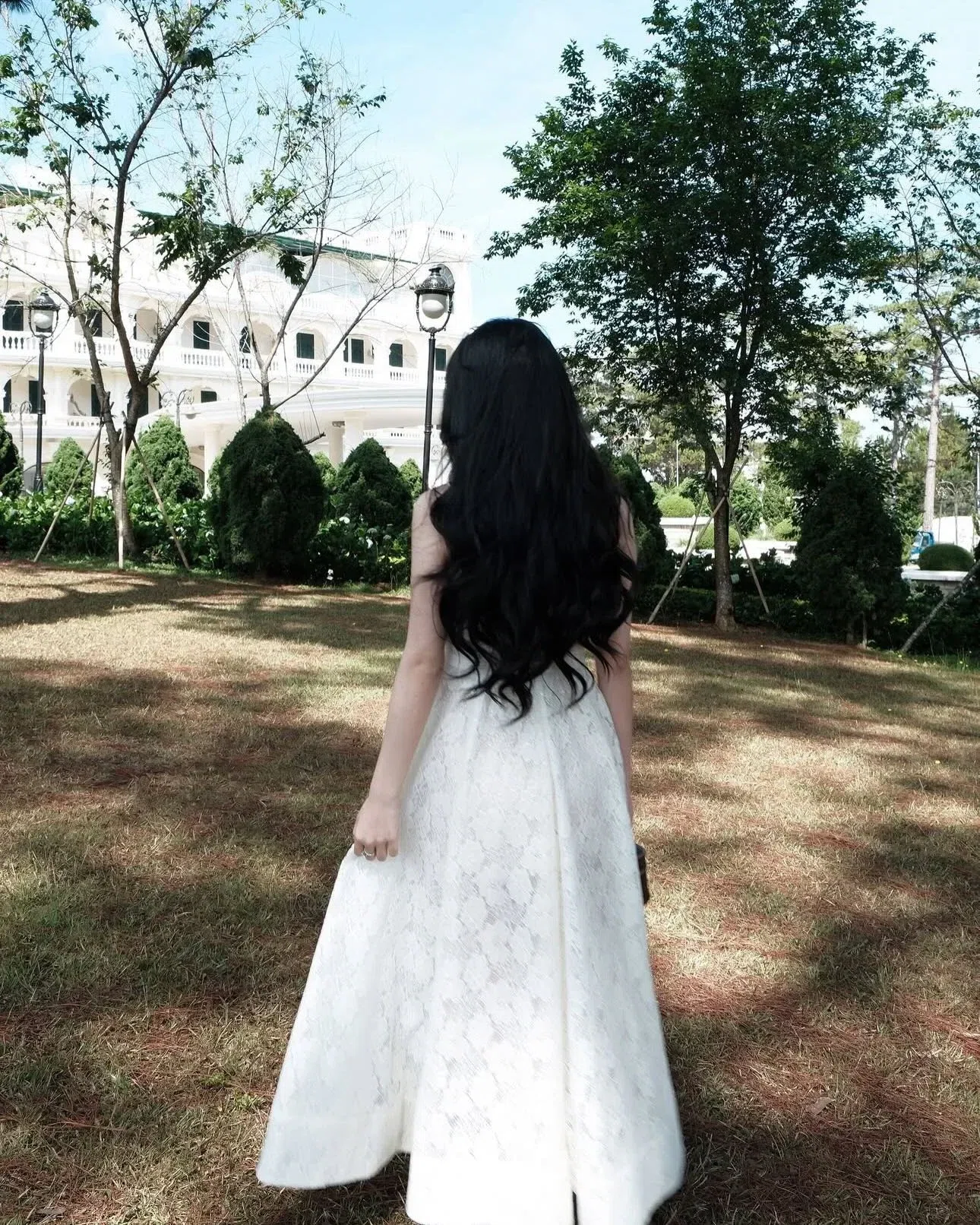 Váy ren dáng dài thắt nơ eo 3