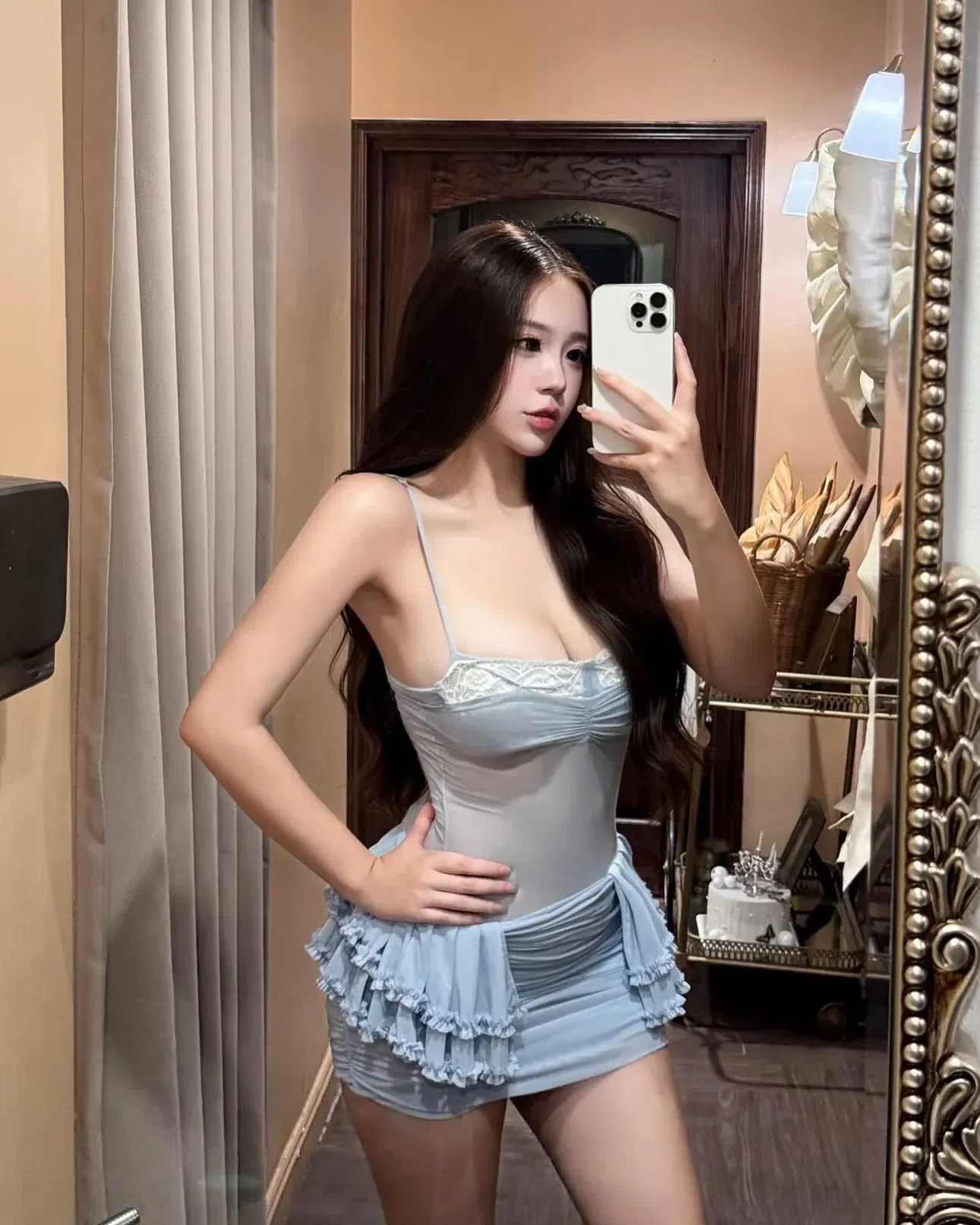 Đầm ngắn hai dây bèo ren 4