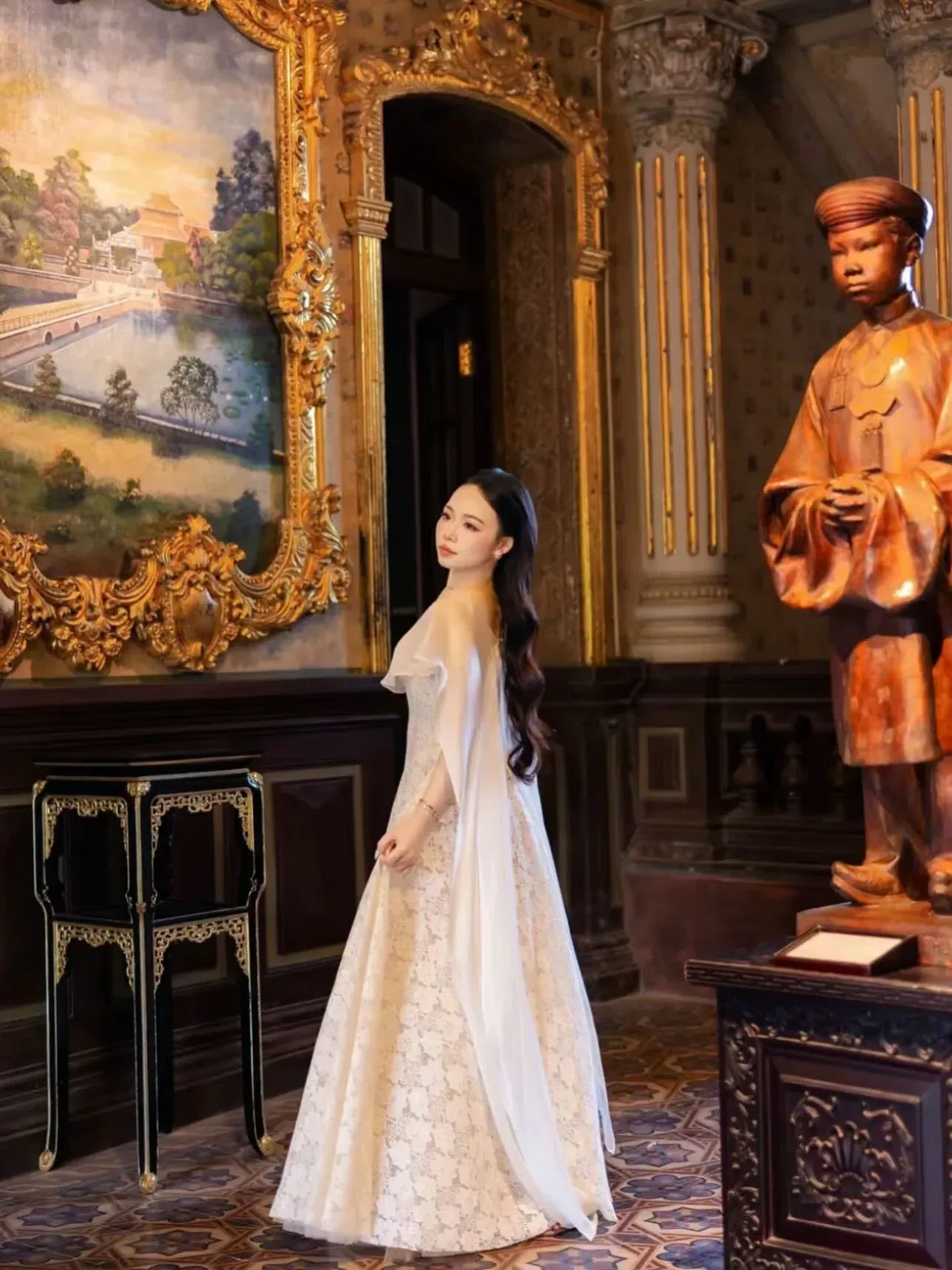 SOVINTAGE HOUSE V358 OLIANA Đầm ren tay dài & V341 CELINA Đầm ren kèm khoác 7