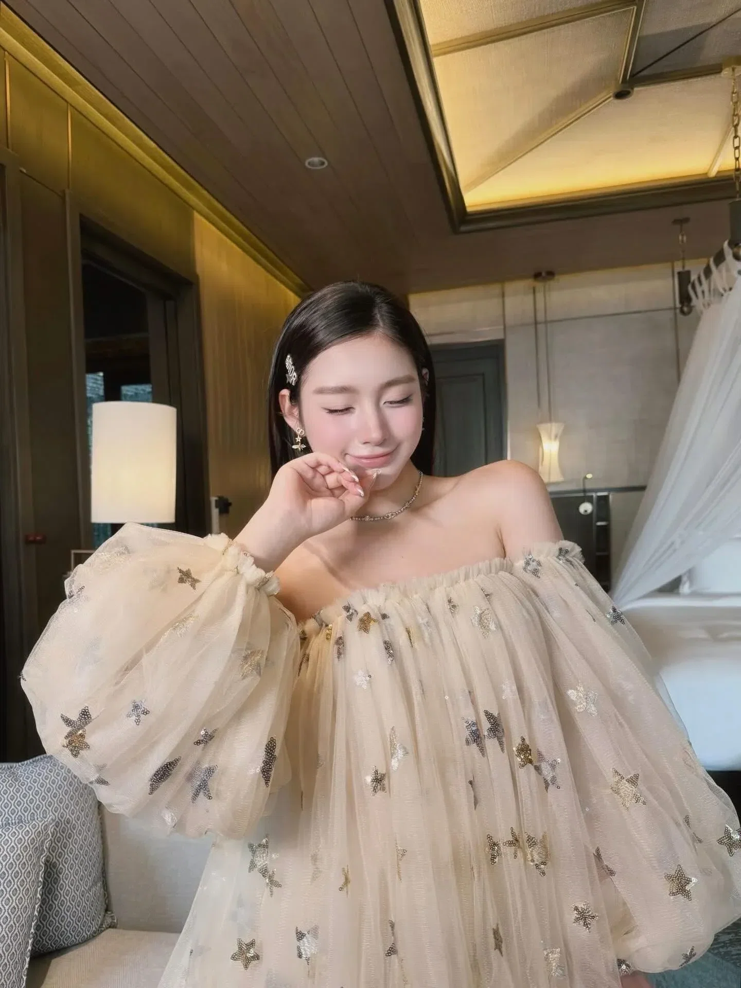 V590 Đầm trễ vai bling Chou 2