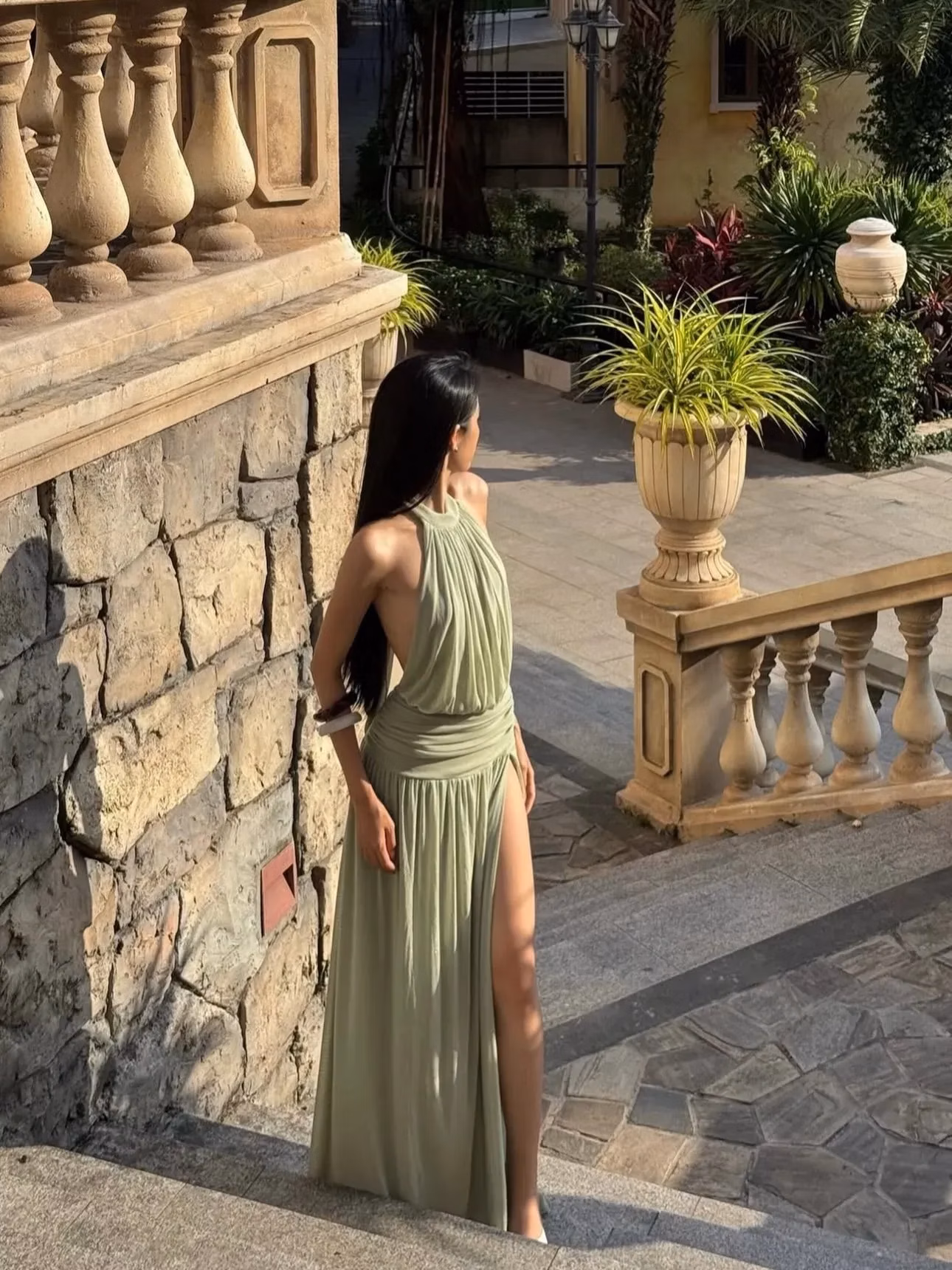 V597 Amoura Gown XANH 4