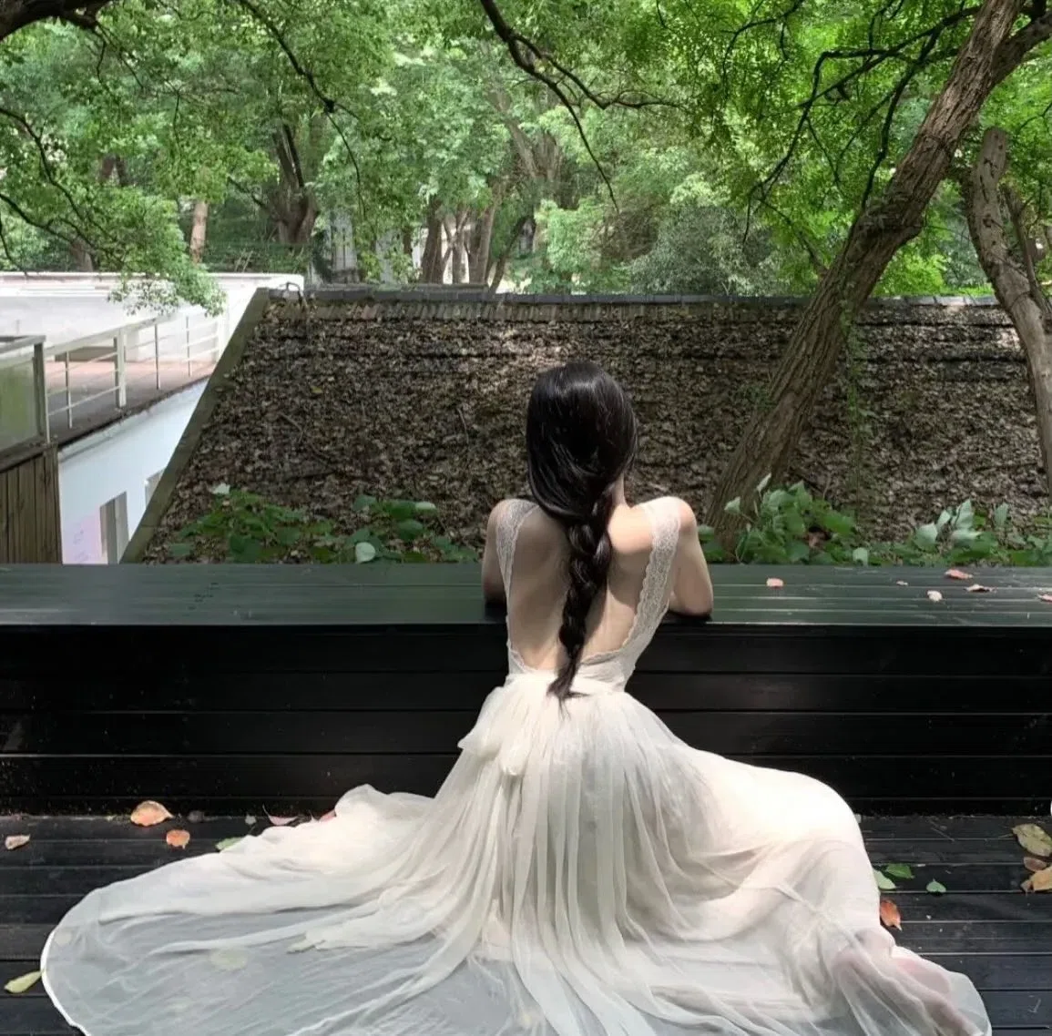 VÁY REN TRẮNG HỞ LƯNG 2