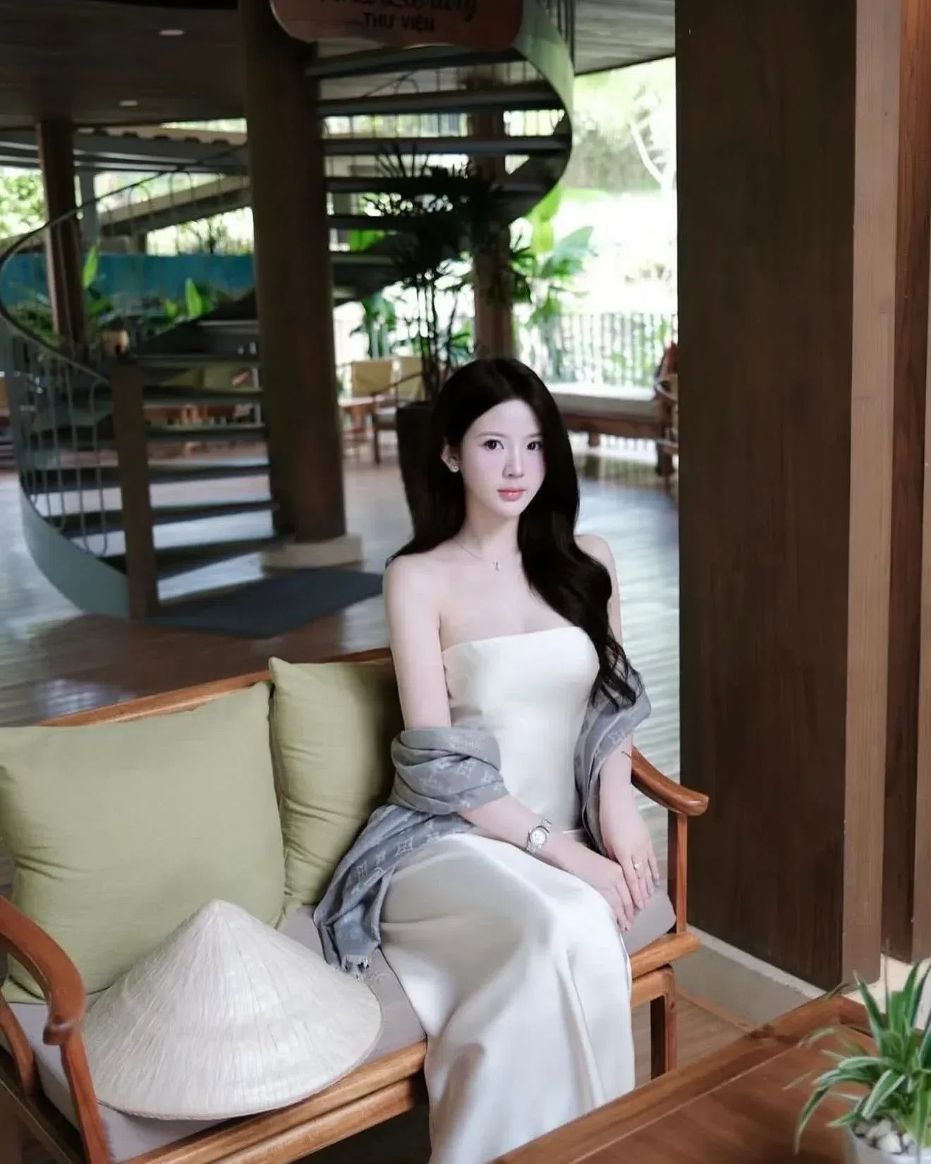 lụa đẹp vì ngườiiii 🫶🏻 sốp kèm free áo choàng cho các nàng lun ạ 3