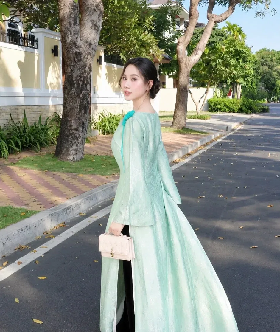 SET ÁO DÀI 4 TÀ LỤA GẤM XANH NGỌC 4