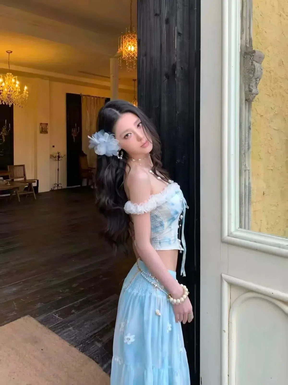 Đồ hè năm nay xinh lắm ạ💐🌷
__________________________
𝐌𝐚̂̃𝐮 𝐭𝐡𝐮𝐞̂: 𝟑𝟓 3