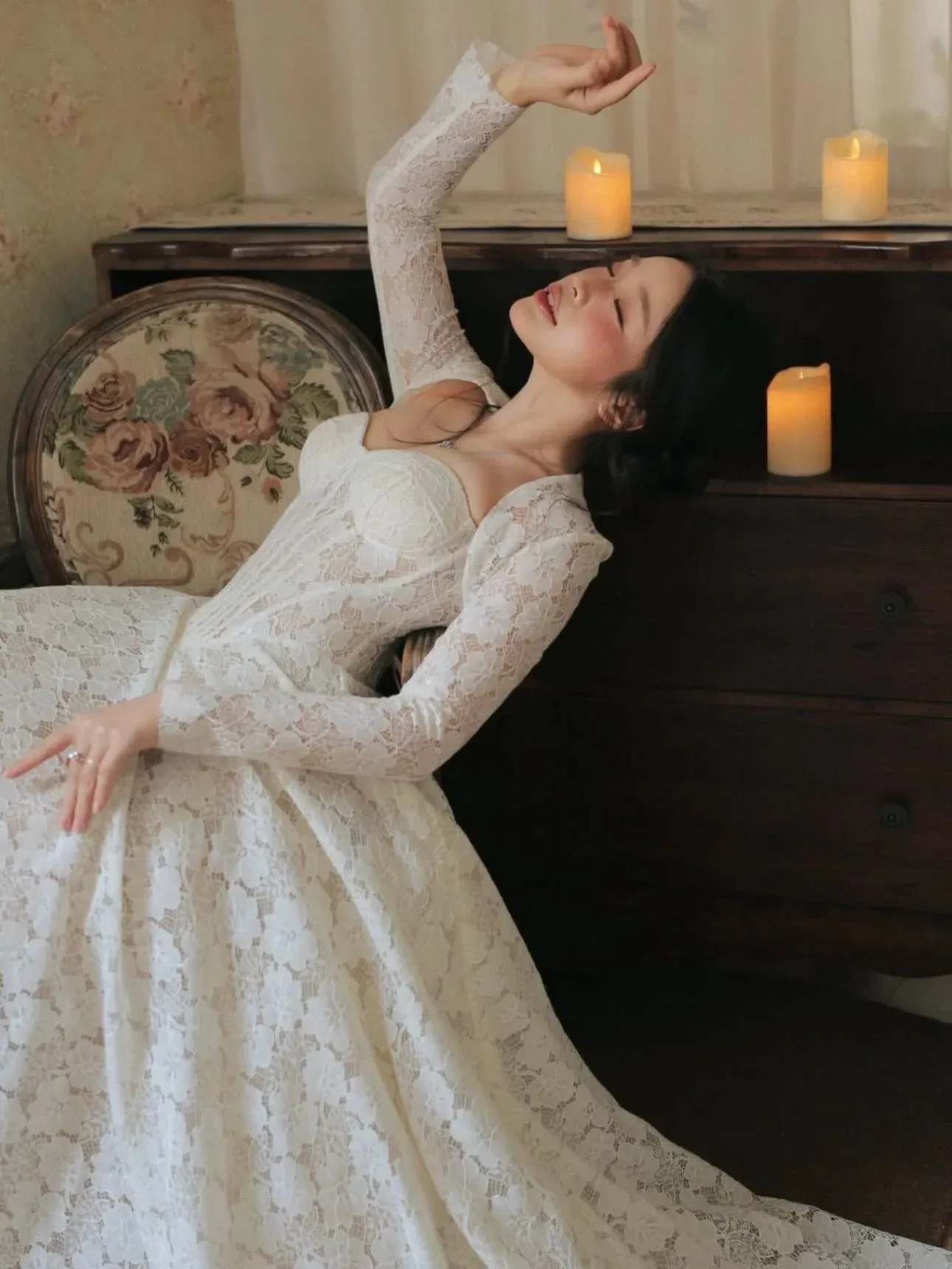 SOVINTAGE HOUSE V358 OLIANA Đầm ren tay dài & V341 CELINA Đầm ren kèm khoác 2