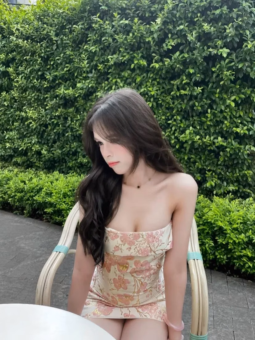 Váy gấm hồng Alyss 3
