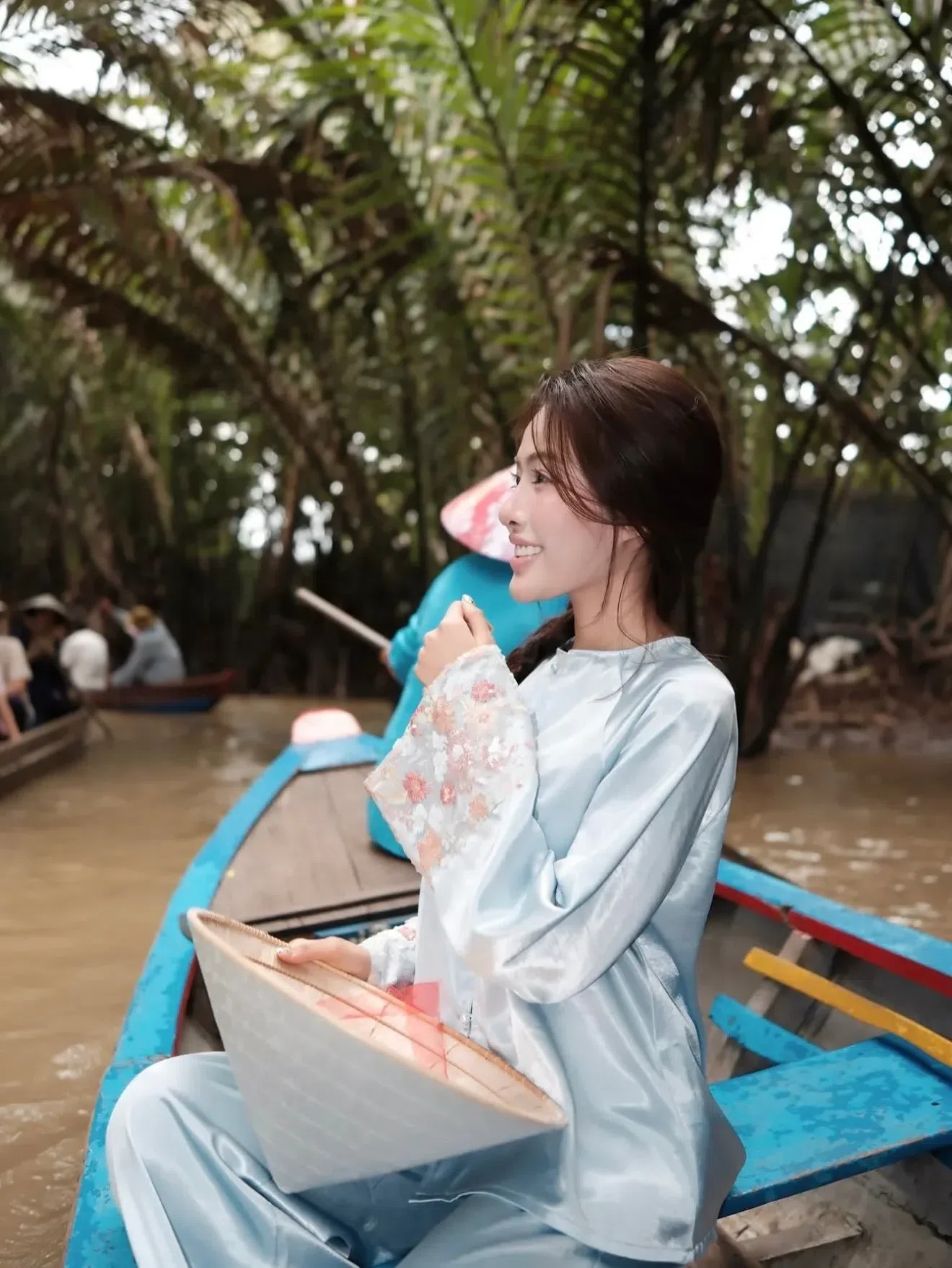 4 Màu ( Xanh dương - Xanh lá - Hồng - Trắng) pháp phục tay phối kim sa🌷
_______ 5