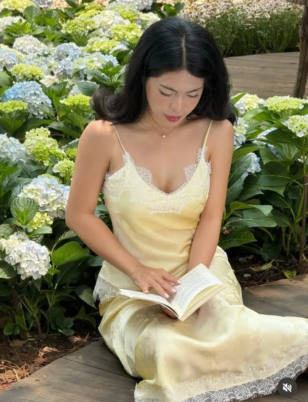 set lụa vàng gà con may 𝑁𝑎̀𝑛𝑔 𝑆𝑢̛𝑜̛𝑛𝑔 10