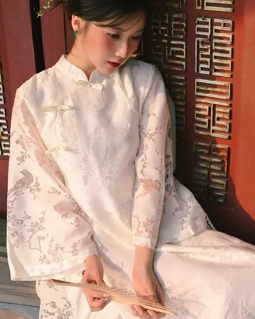 65/1ngày ( quần trắng ) 2
