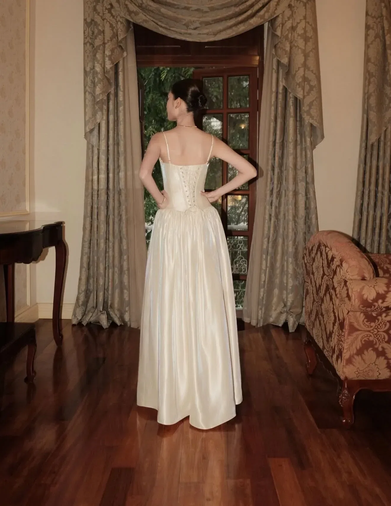 Cam kết váy chính hãng 6