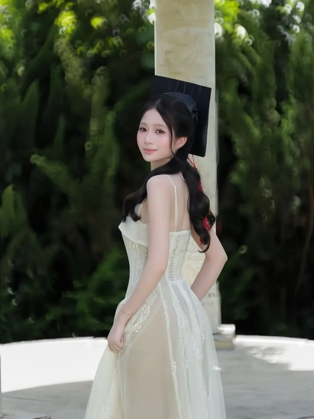 V591 HERA Đầm ren hoa Sò 2