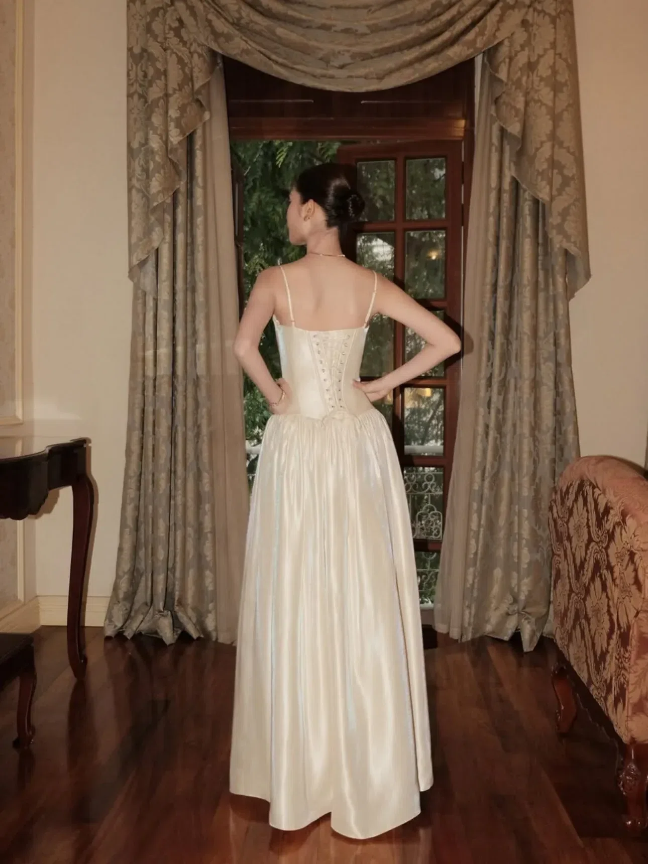 V613 Charlie Dress KEM ĐẬM 3