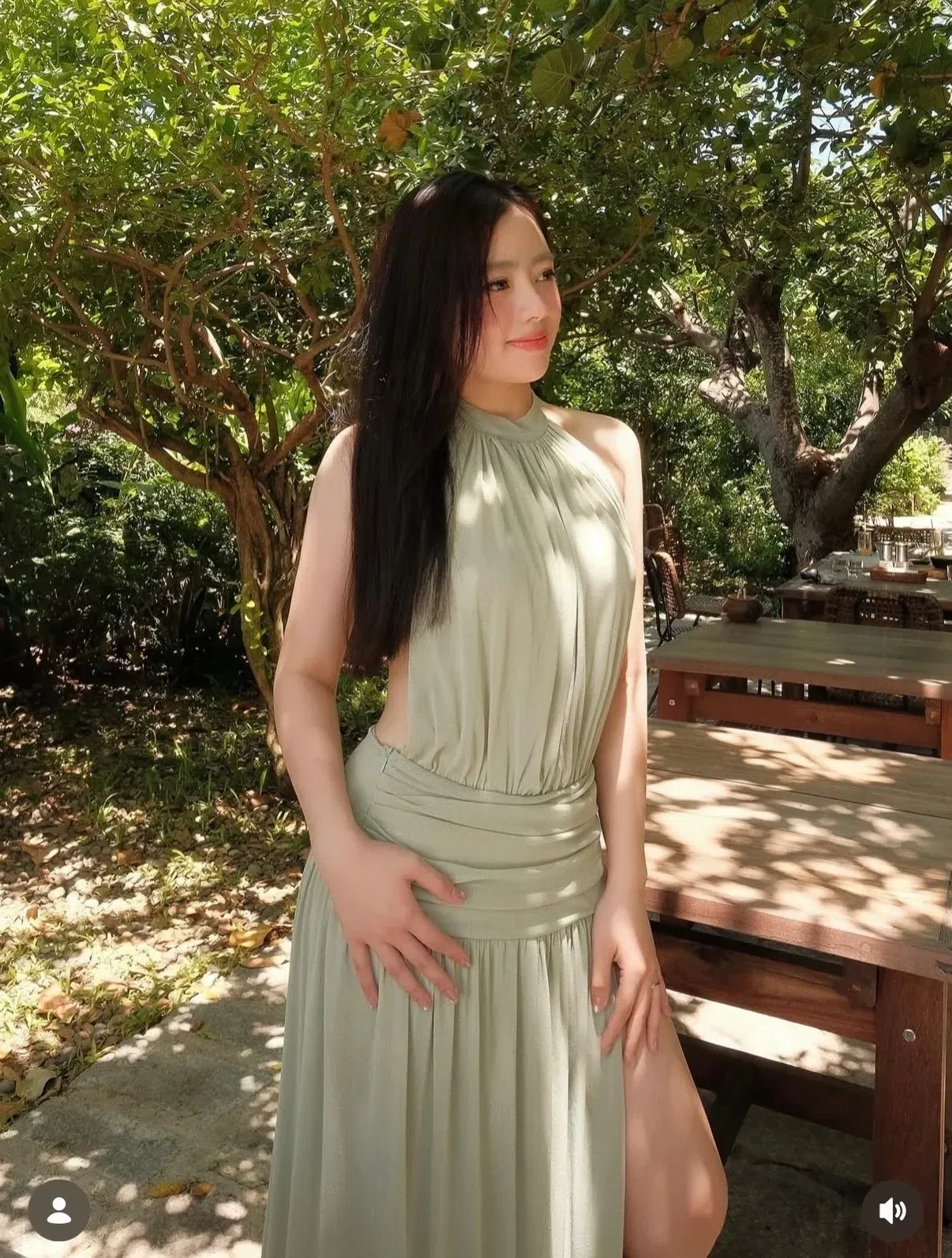 Amoura Dress - size M co giãn fit M, L (màu xanh lá) 9
