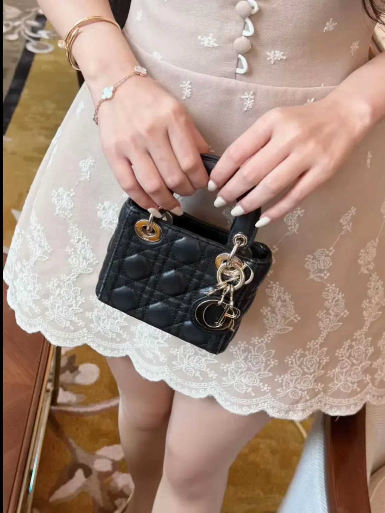 Choucouchou V641 Đầm viền ren nâu Chou 5