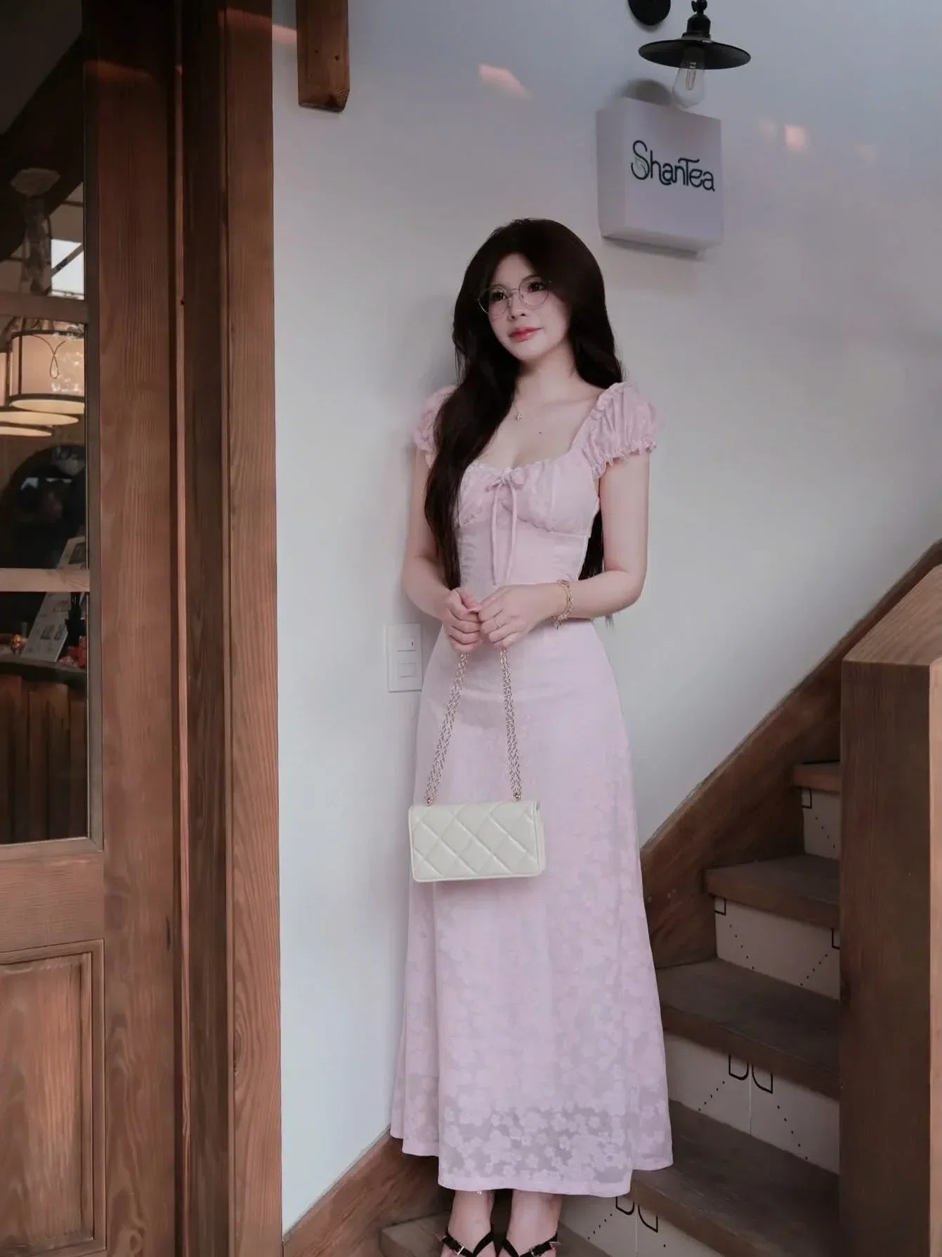 Đồ hè năm nay xinh lắm ạ💐🌷
__________________________
𝐌𝐚̂̃𝐮 𝐭𝐡𝐮𝐞̂: 𝟑𝟓 1