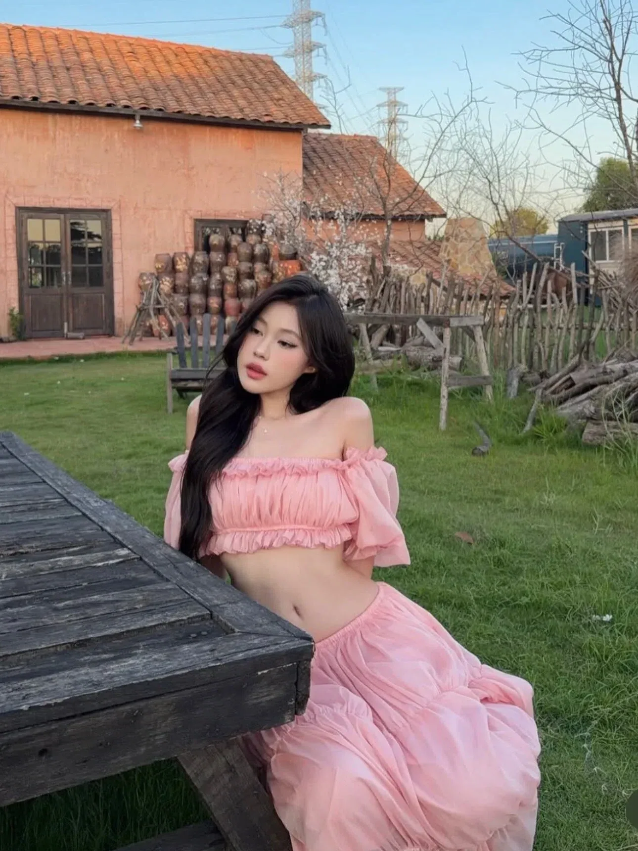 V593 LuNa Set hồng trễ vai 2