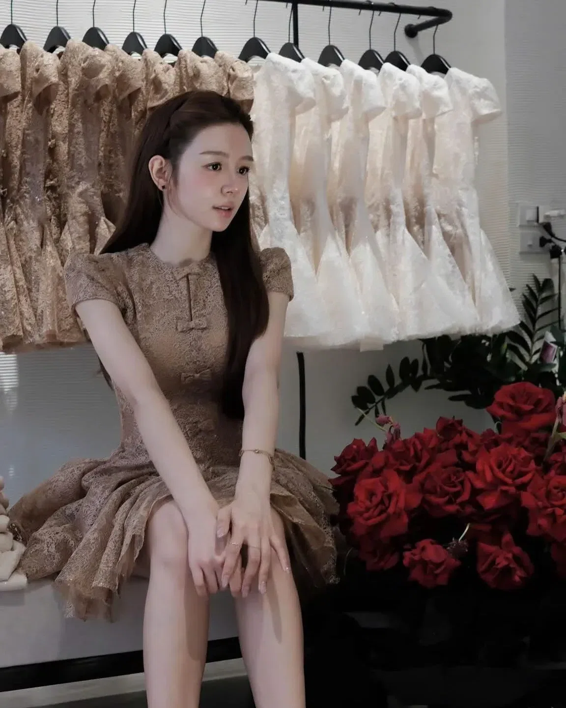 Váy nhũ cổ tròn đính nơ dáng xoè 2