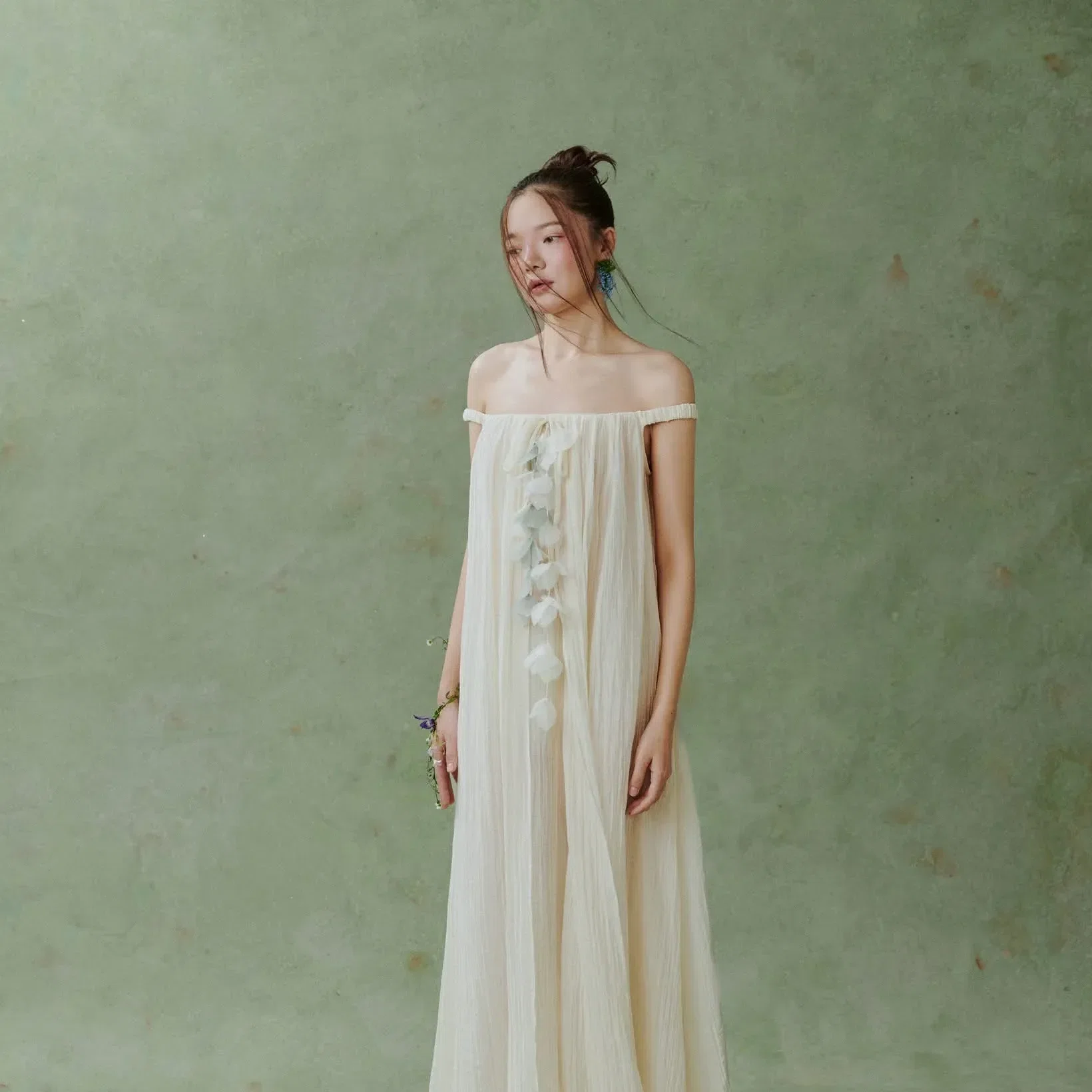 Đầm Dung - size L (màu kem) 3