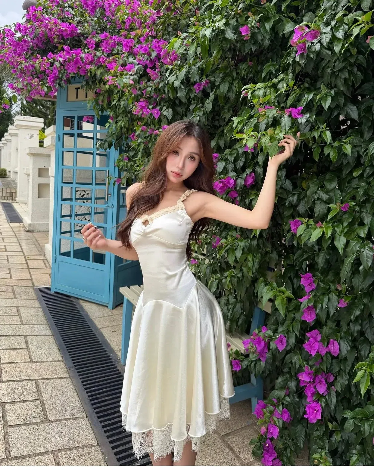 ĐẦM LỤA KEM DÂY HOA 3