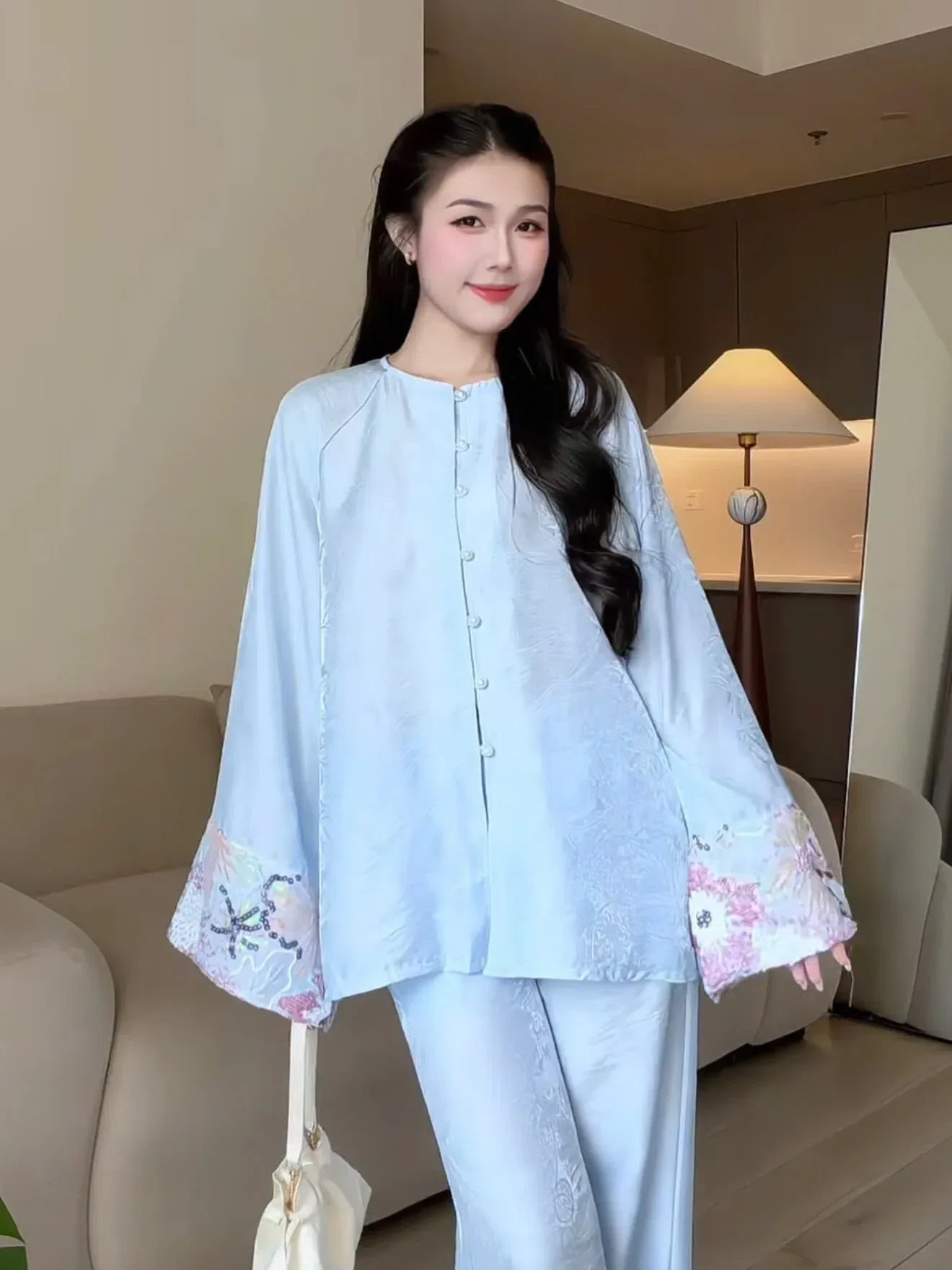 4 Màu ( Xanh dương - Xanh lá - Hồng - Trắng) pháp phục tay phối kim sa🌷
_______ 8