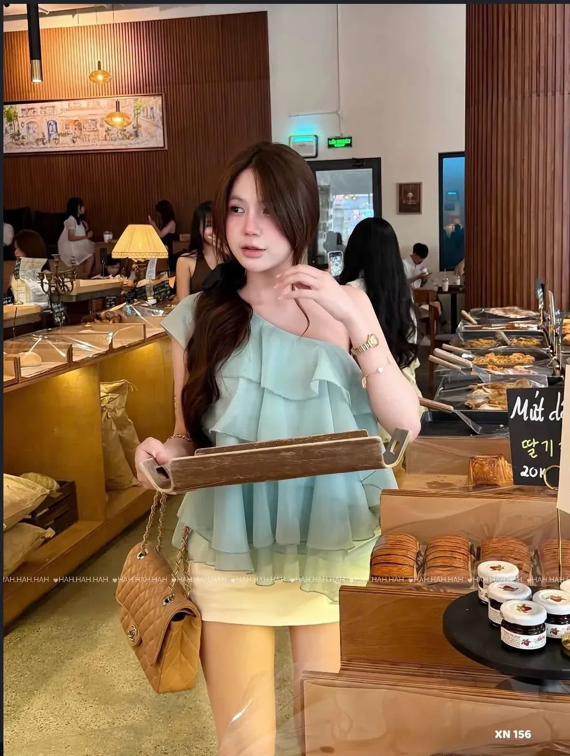 Đồ hè năm nay xinh lắm ạ💐🌷
__________________________
𝐌𝐚̂̃𝐮 𝐭𝐡𝐮𝐞̂: 𝟑𝟓 1