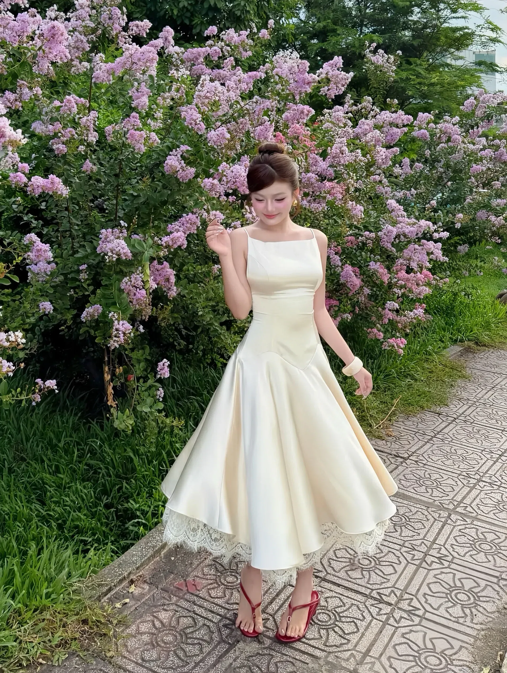 Đầm lụa 2 dây Eira blanc 4