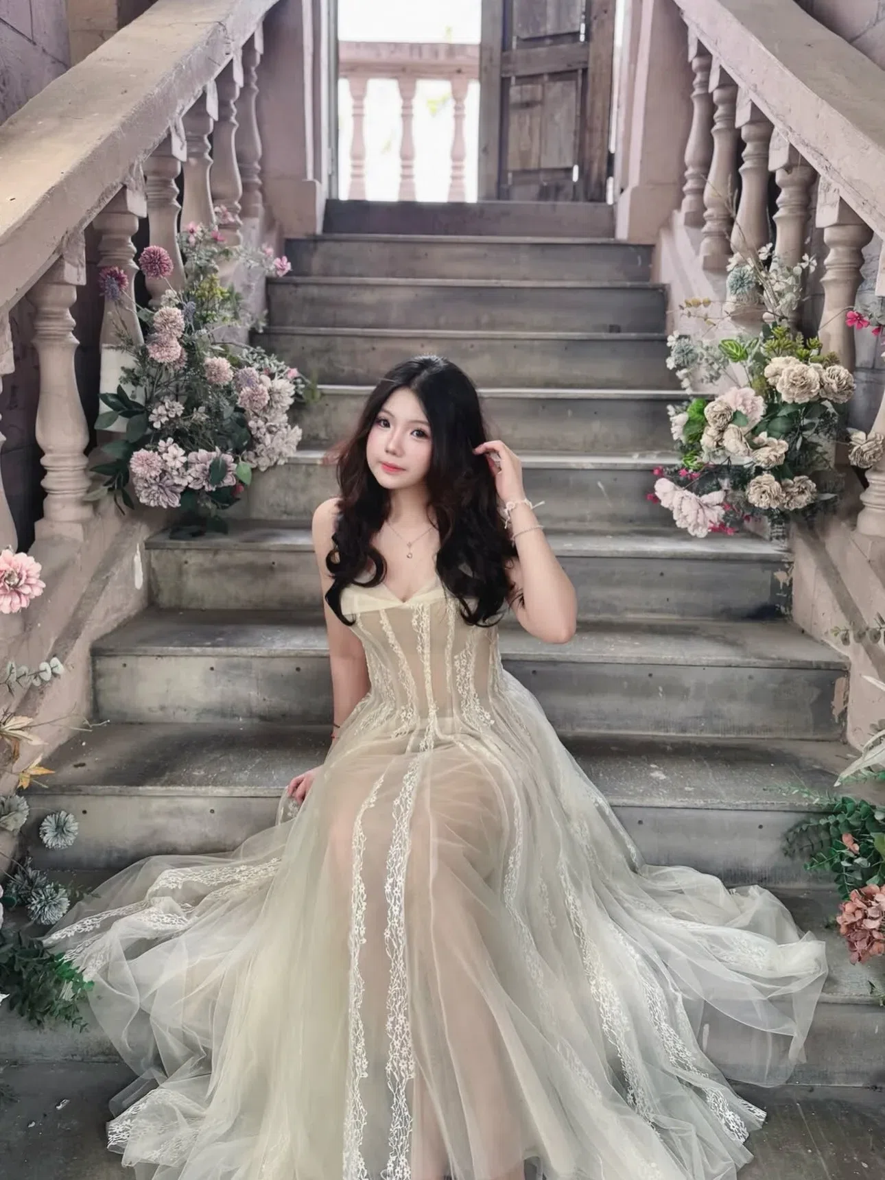 V591 HERA Đầm ren hoa Sò 5