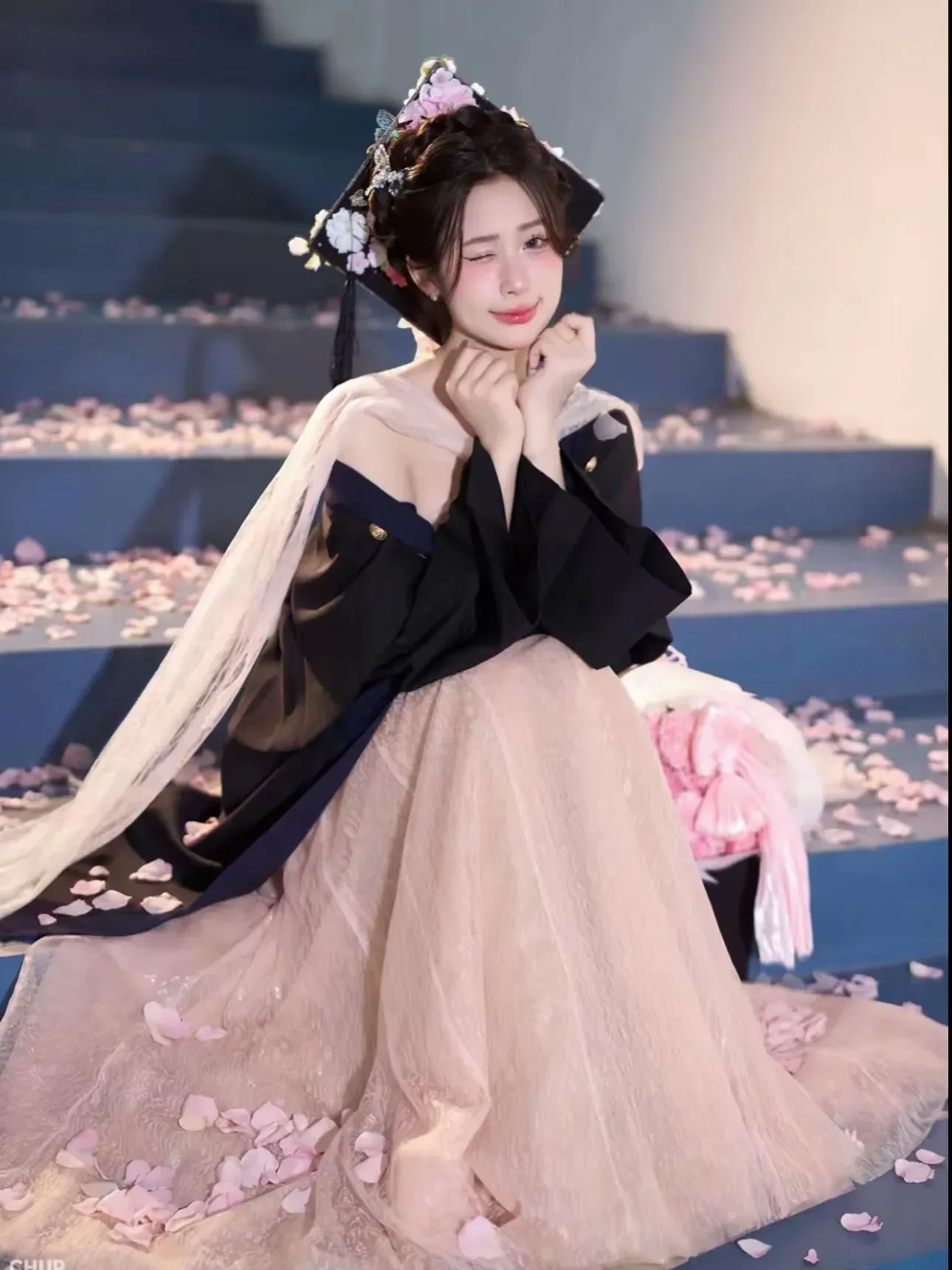 Sò Vintage V462 CALIA Đầm ren lưới vạt Sò 4