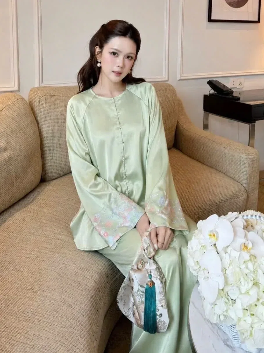 4 Màu ( Xanh dương - Xanh lá - Hồng - Trắng) pháp phục tay phối kim sa🌷
_______ 1