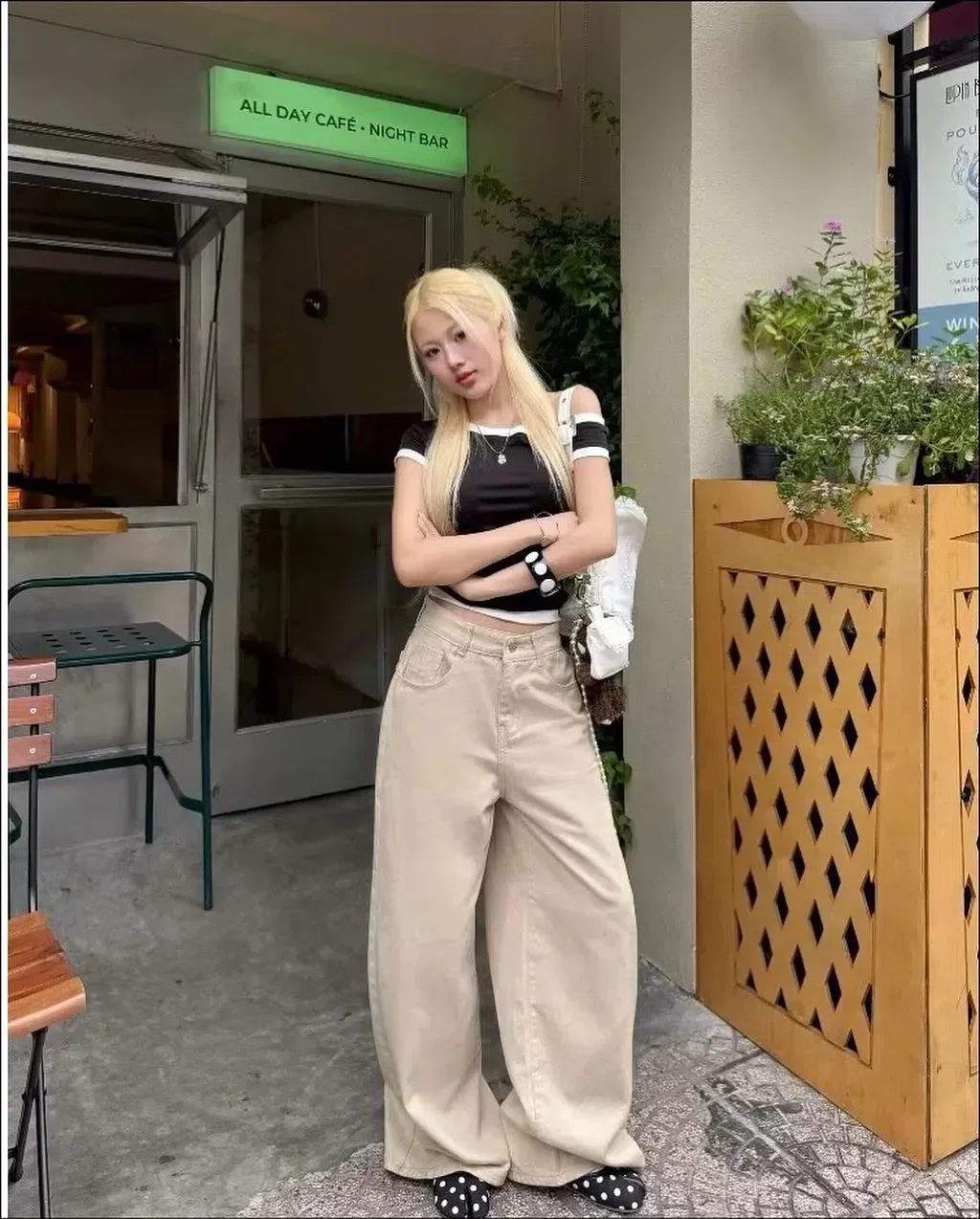 Chiếc quần be dễ phối đồ quá tr💛 3
