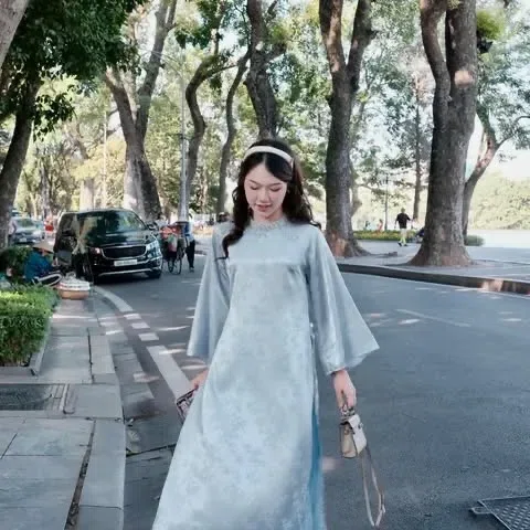 Giá thuê: 99k/ 1 ngày 139k/ 3 ngày 4