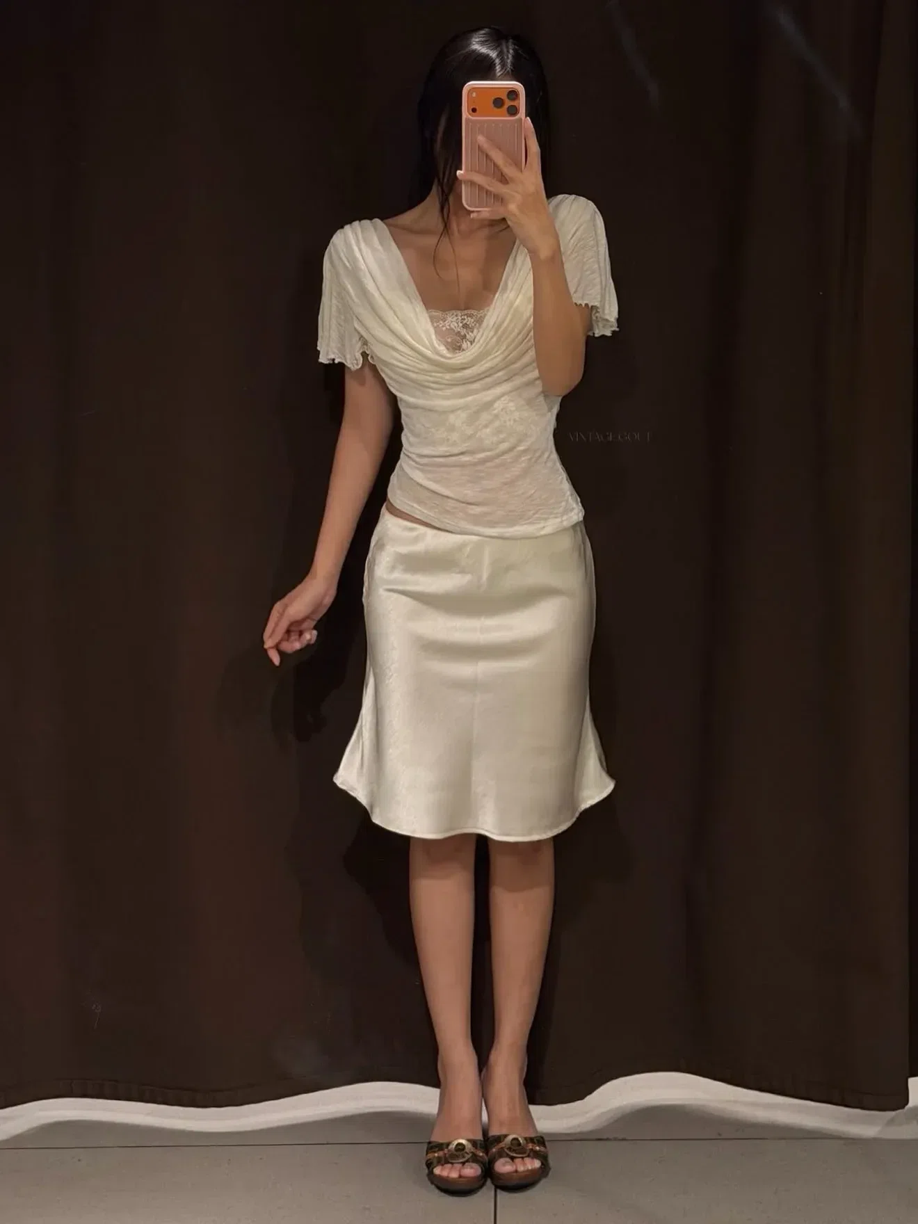 Vintage Gout Maraе Top + Elva Skirt Shine Cream 5