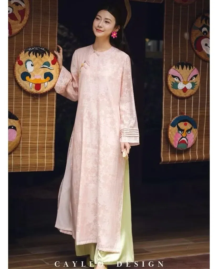 🦢 Brand:
Chi phí thuê: 250.000/ 24h
Giá niêm yết:
Size: S L
Đặt lịch giữ mẫu 4