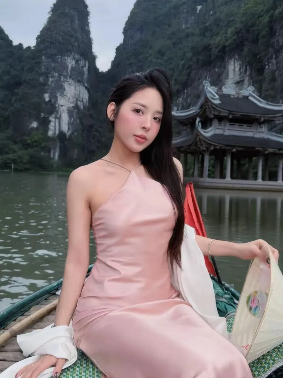 Giá thuê: 120/ngày 180/3 ngày 3