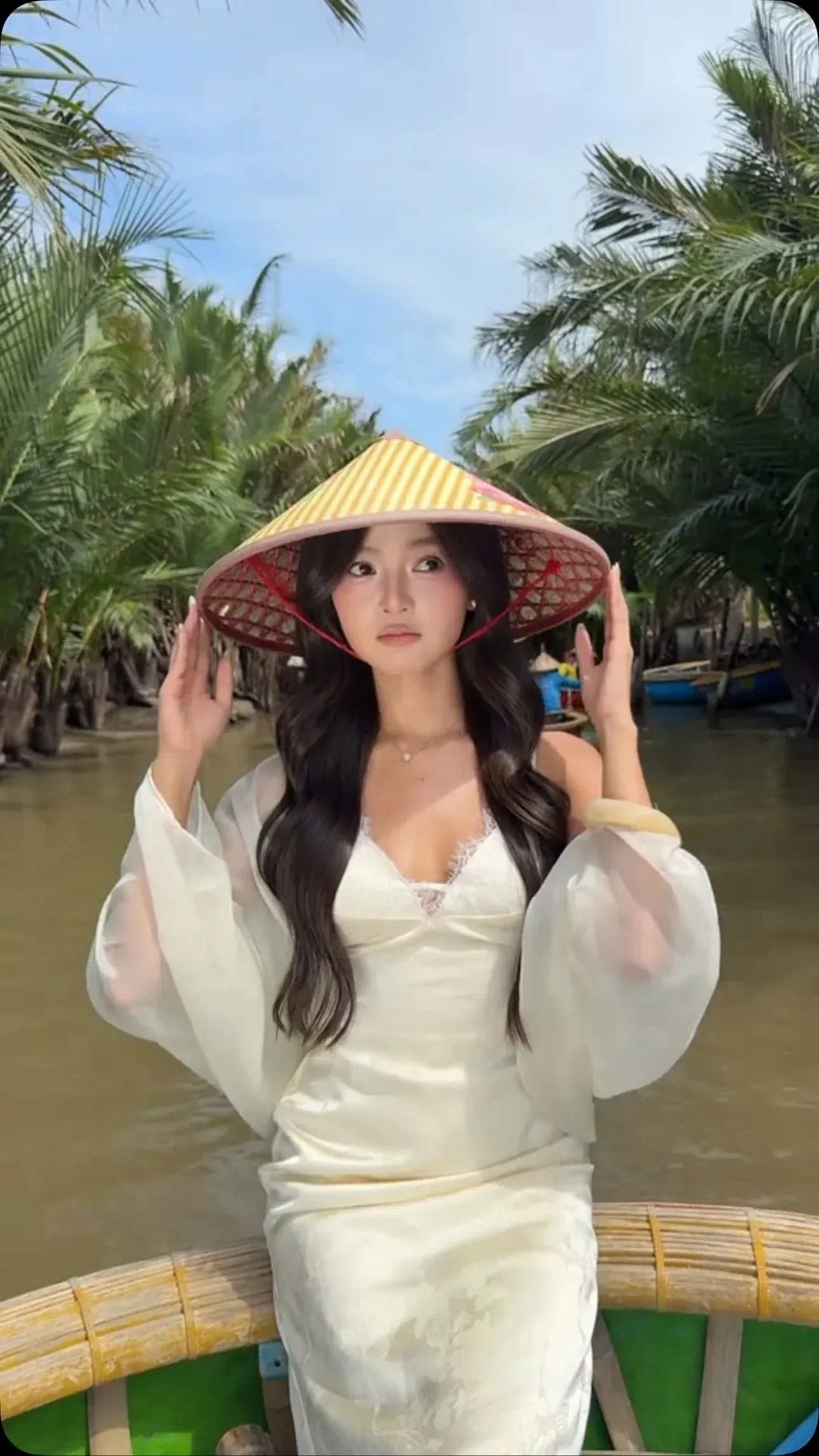 Tiệm sẵn váy lụa màu vàng pastel xinhh✨
#thuevaydanang #tiemthuevayxinhdanang #t 1