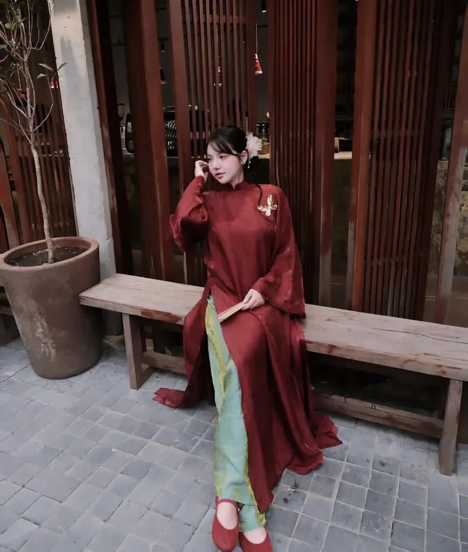 SET ÁO DÀI ĐỎ ĐÔ KÈM TAG BƯỚM 4