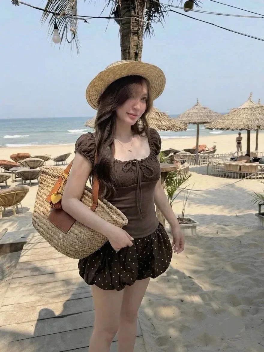 Đồ hè năm nay xinh lắm ạ💐🌷
__________________________
𝐌𝐚̂̃𝐮 𝐭𝐡𝐮𝐞̂: 𝟑𝟓 2