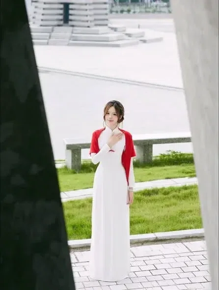 Roselia Áo Dài Trắng 4 Tà Dày Dặn 2